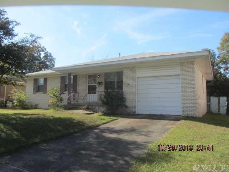 Great investor opportunity.  Potential income producer!!