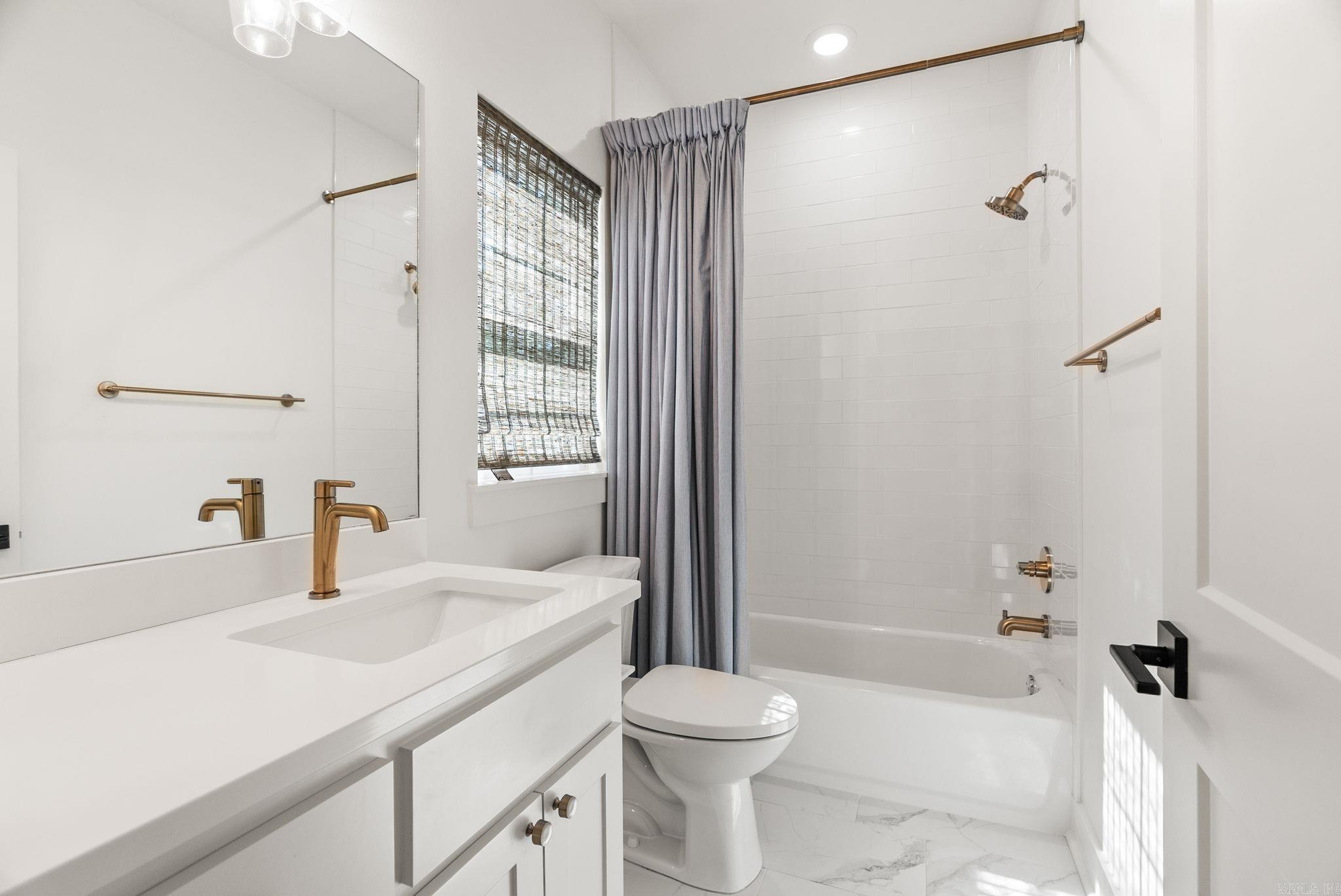 HOLLYWOOD - Residential