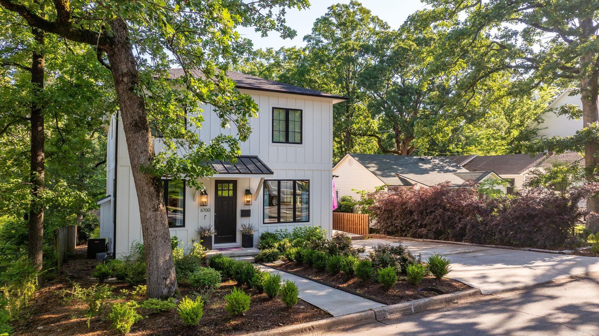 HOLLYWOOD - Residential