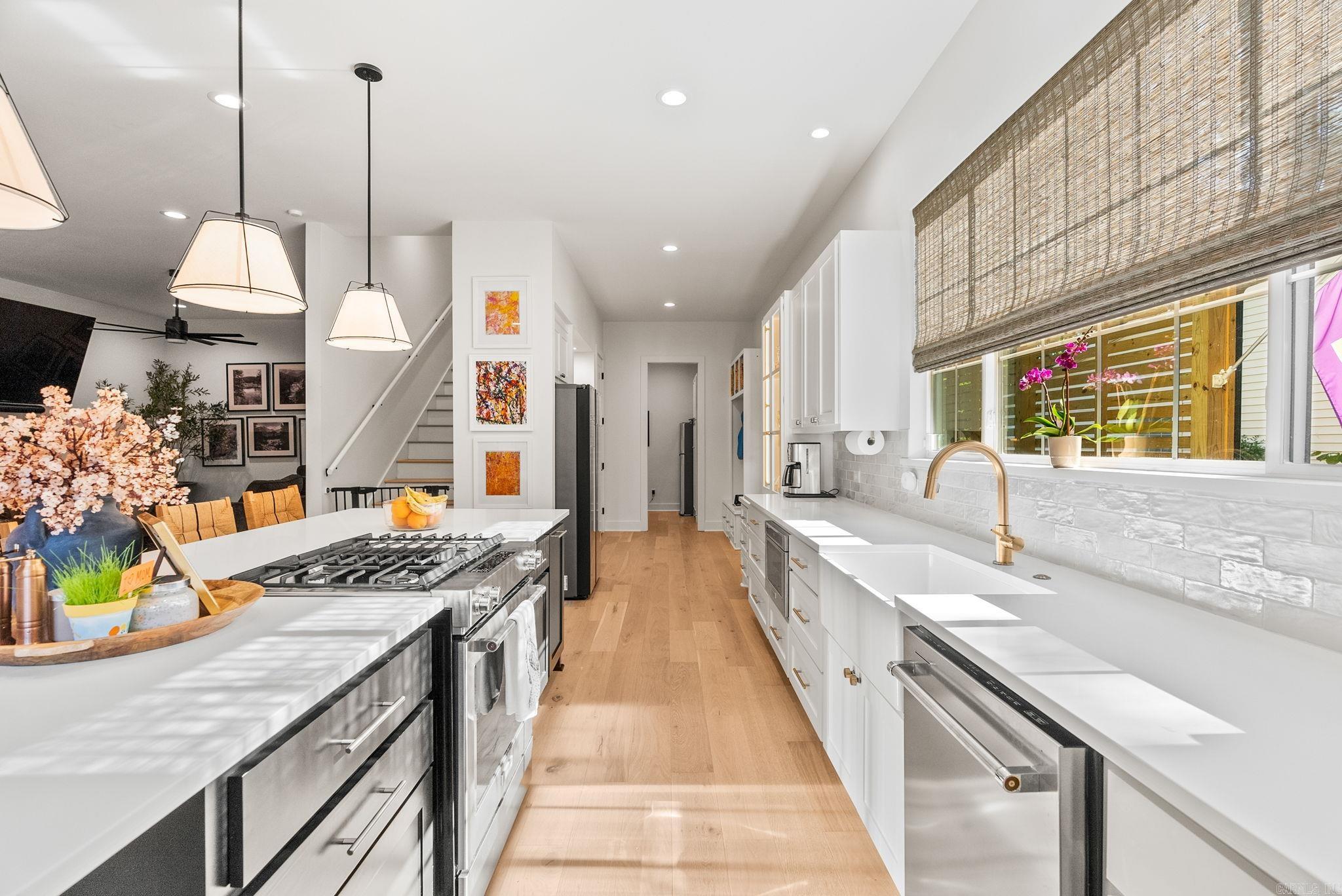 HOLLYWOOD - Residential