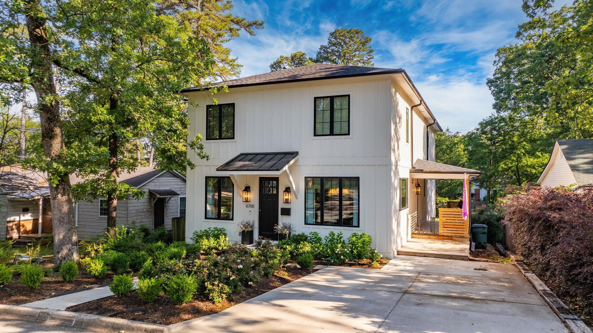 HOLLYWOOD - Residential