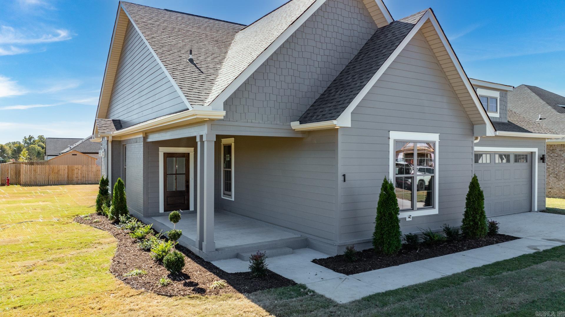 EAST MEADOW - Residential