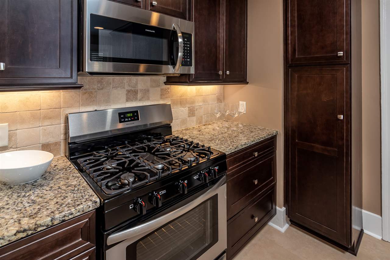 ELMHURST - Residential