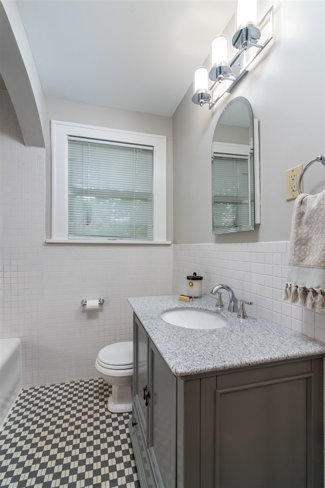 ELMHURST - Residential