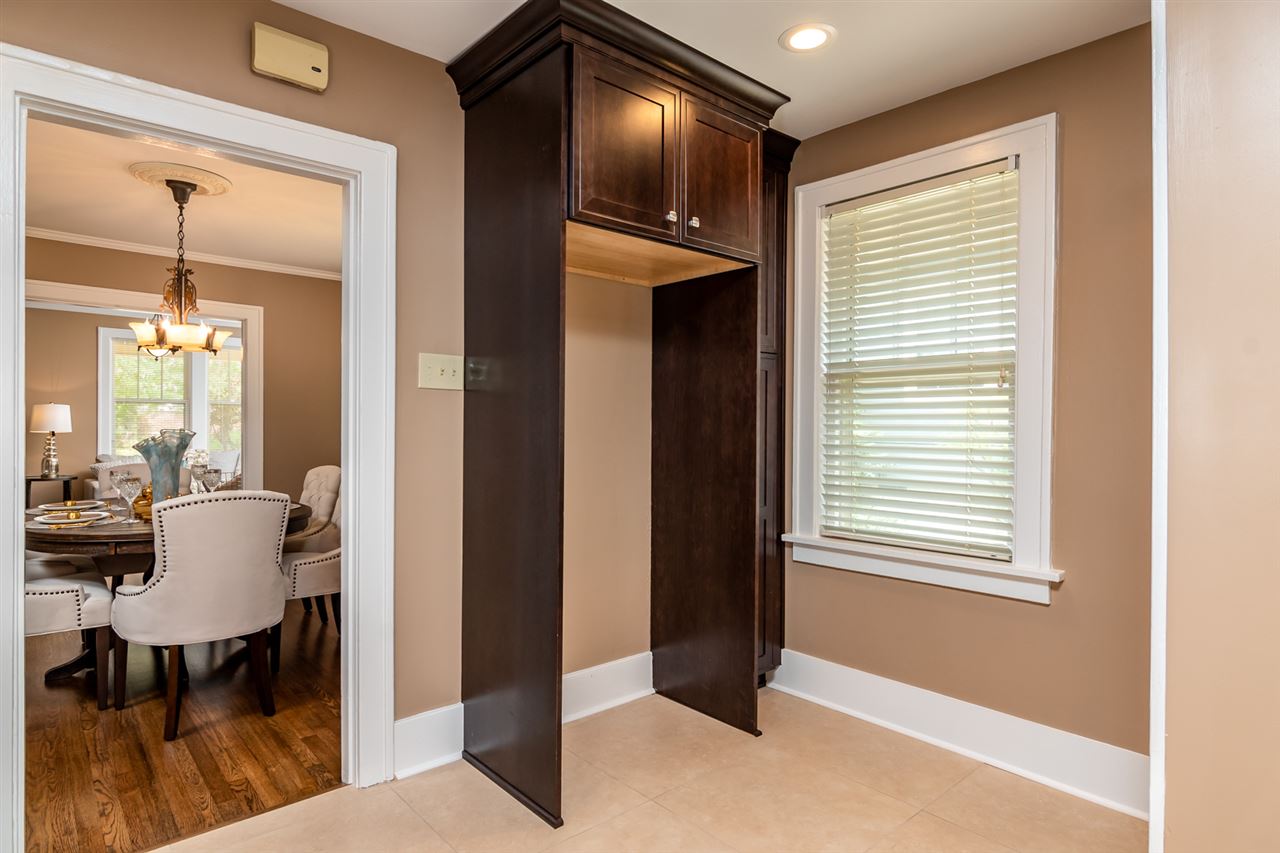 ELMHURST - Residential