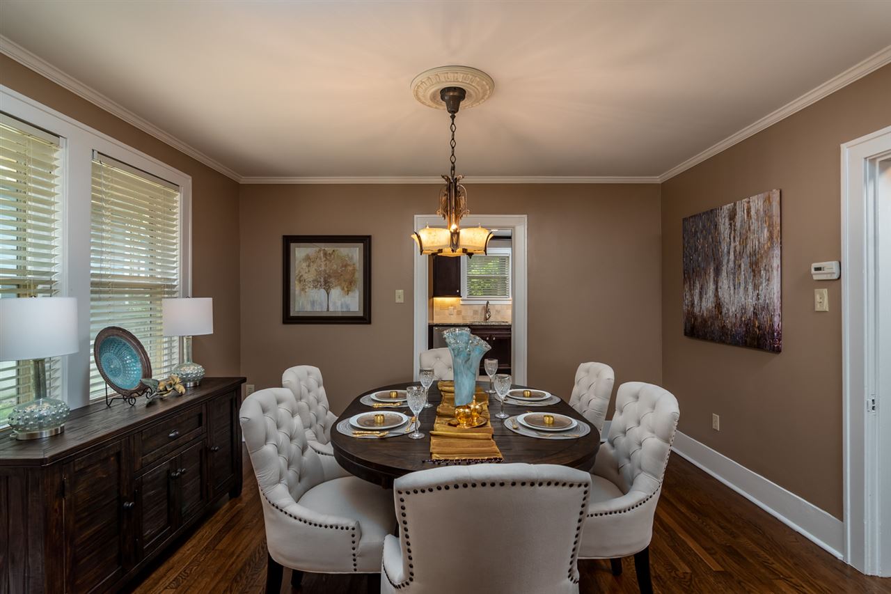 ELMHURST - Residential