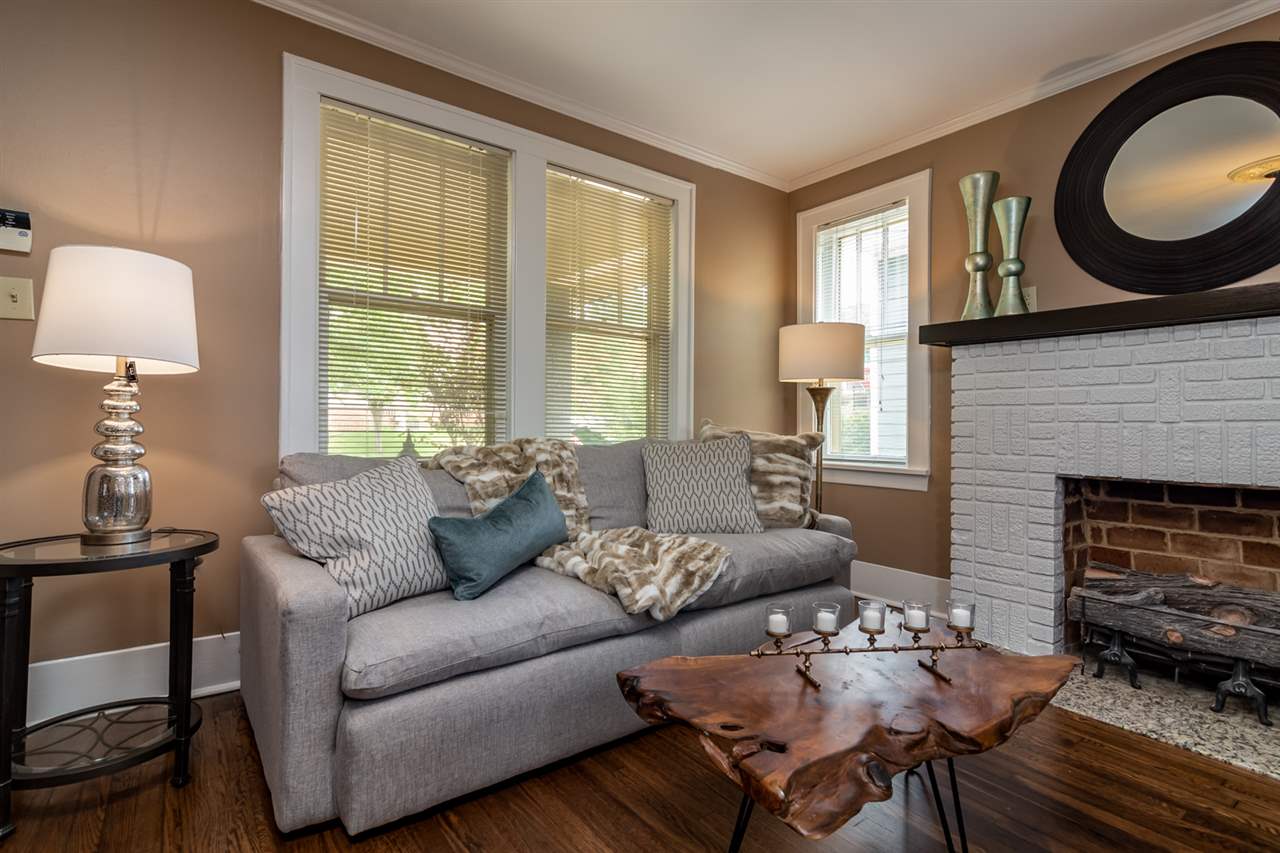 ELMHURST - Residential