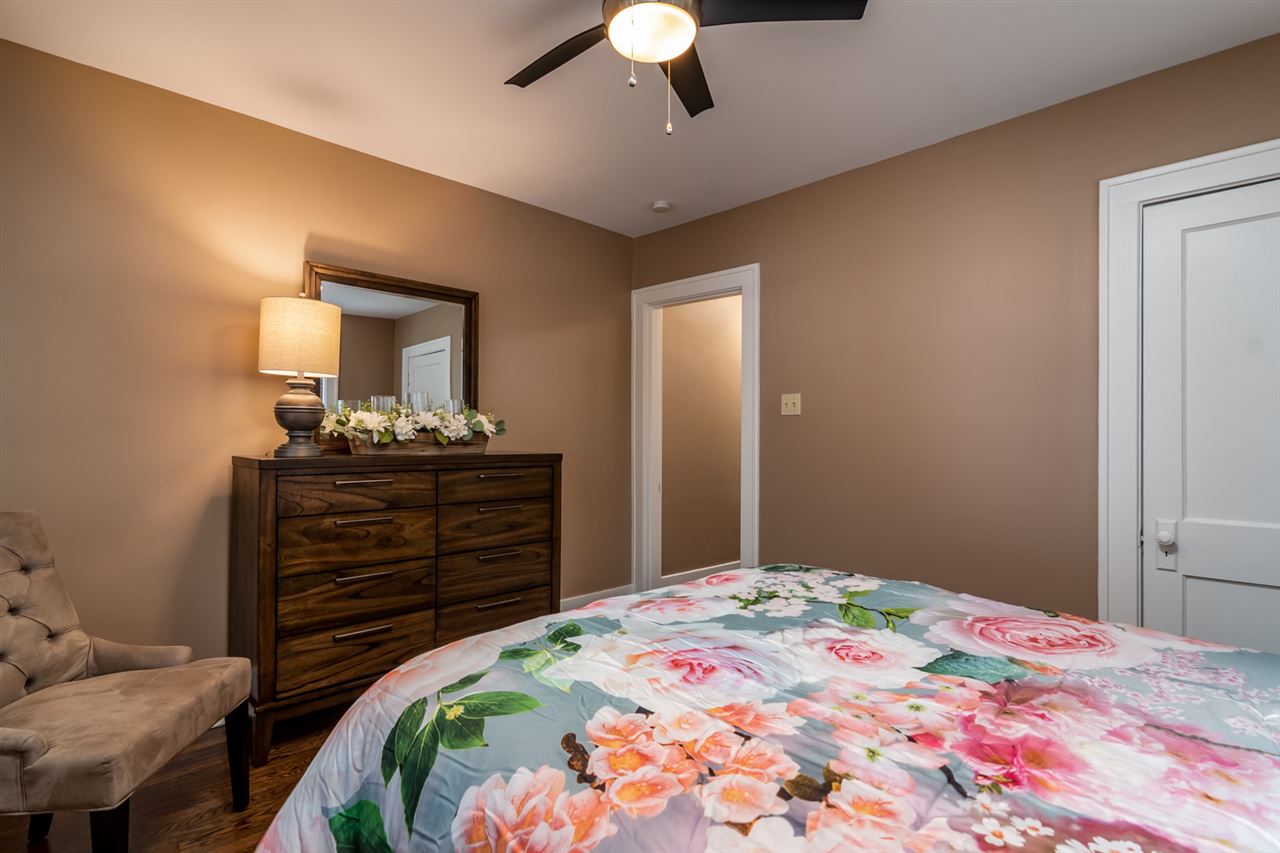 ELMHURST - Residential