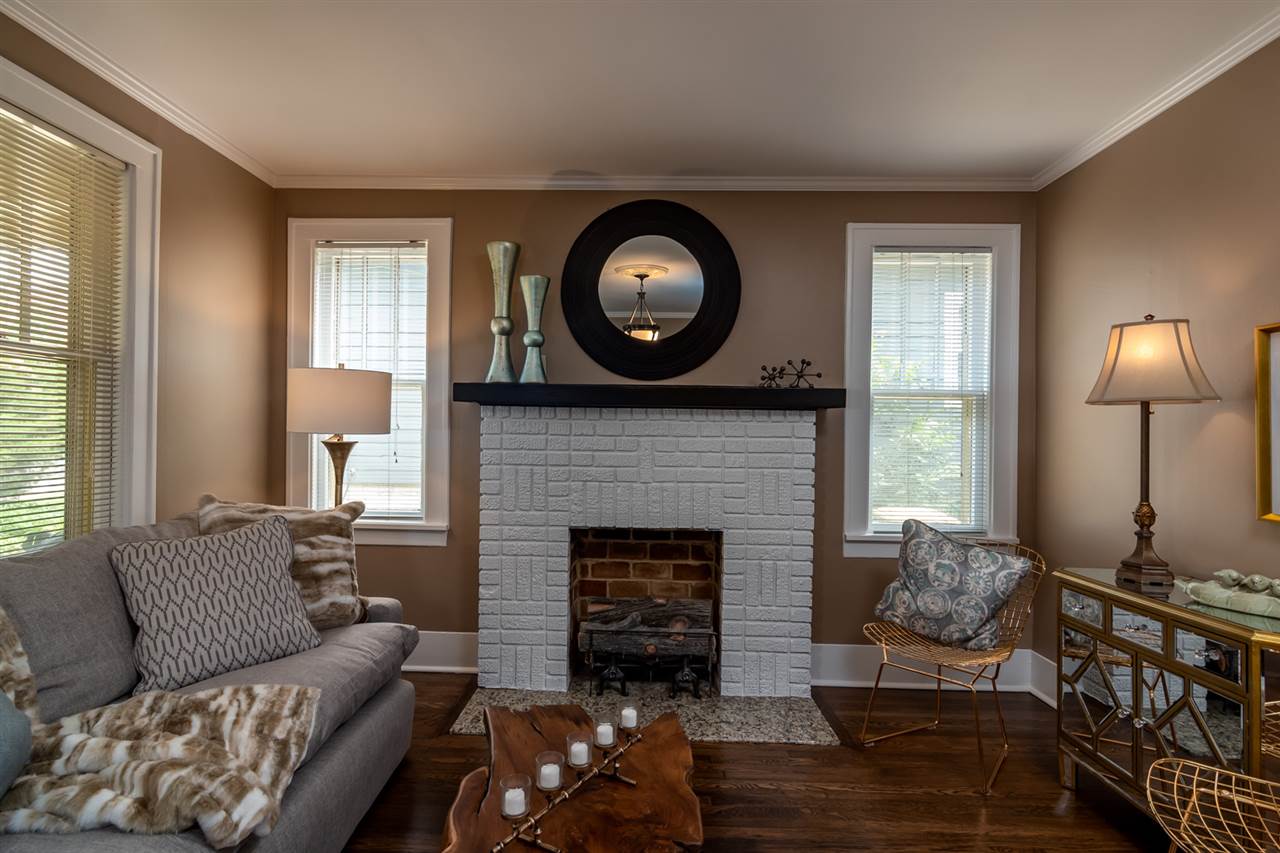 ELMHURST - Residential