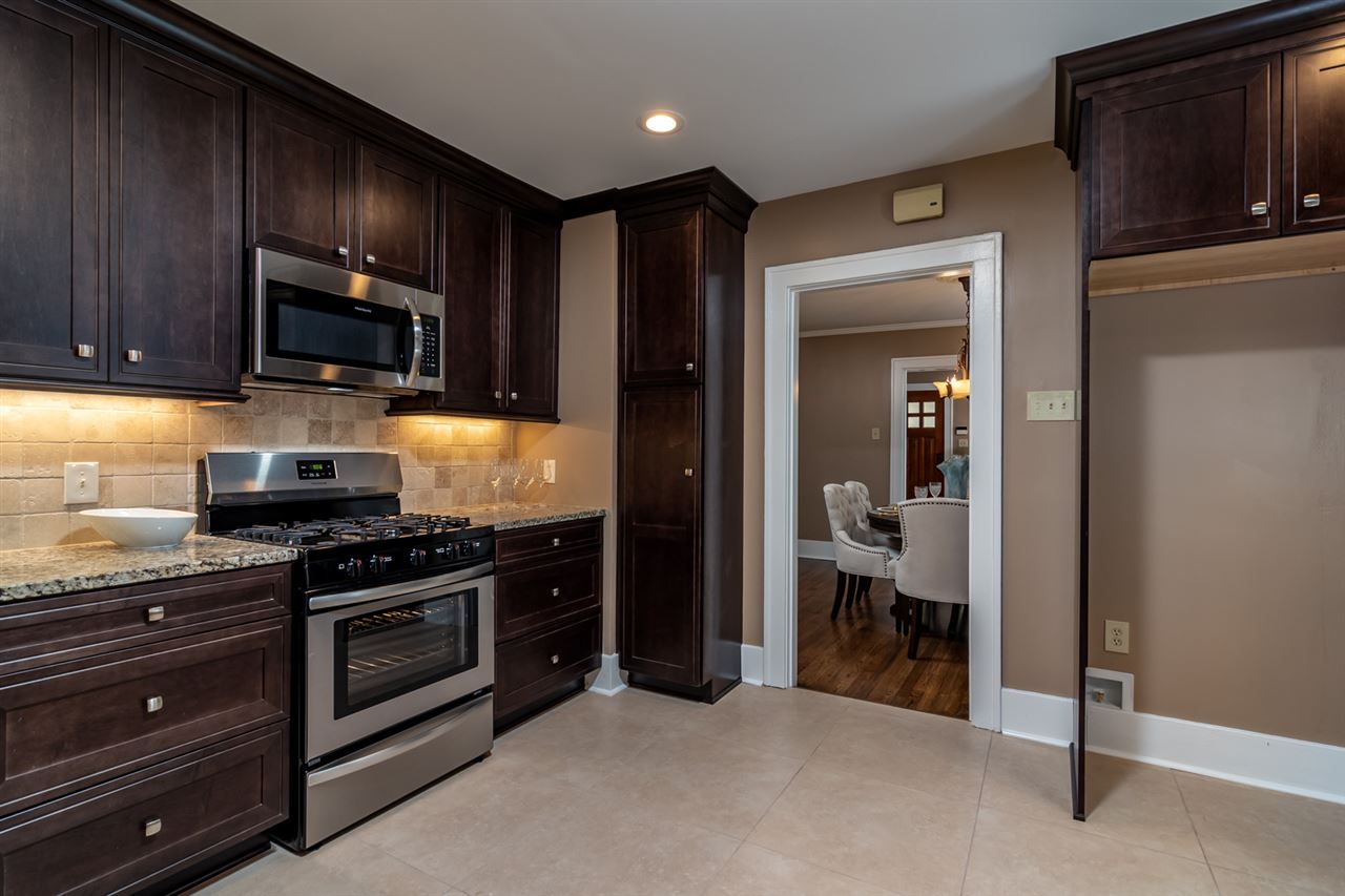 ELMHURST - Residential