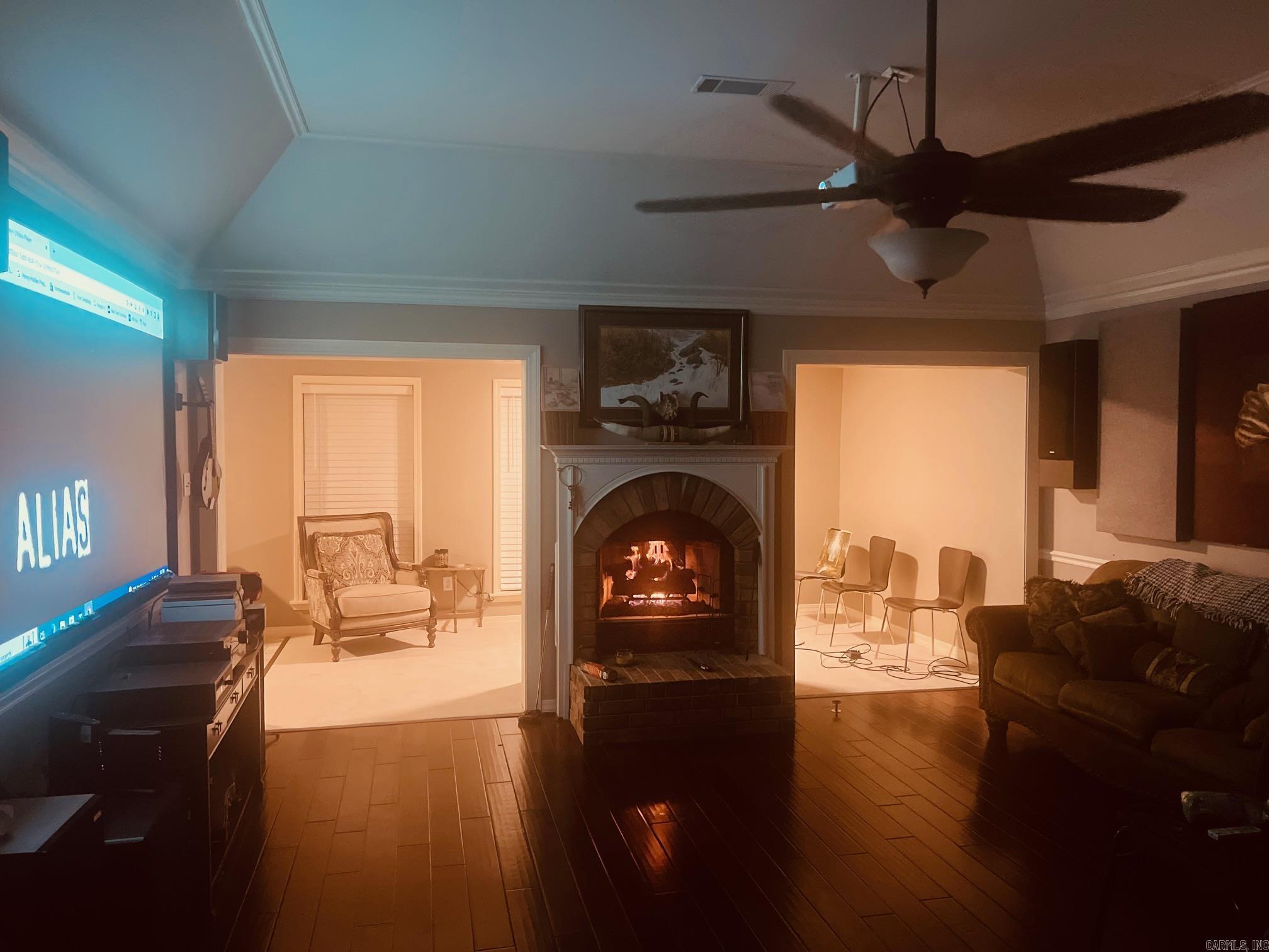 SADDLETOP - Residential