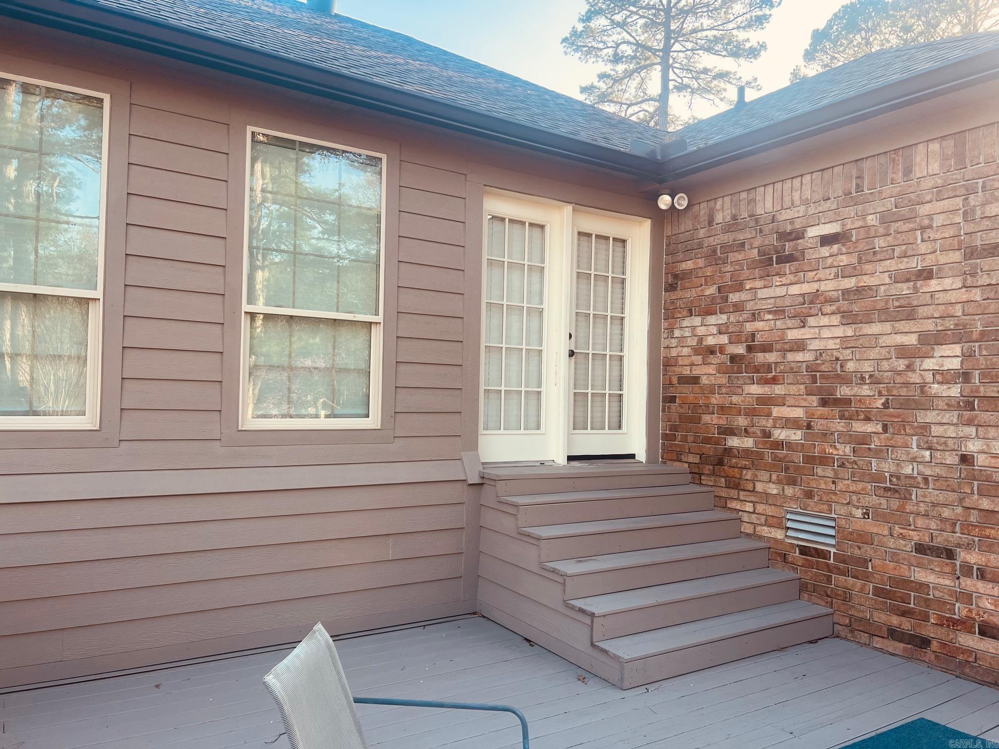 SADDLETOP - Residential