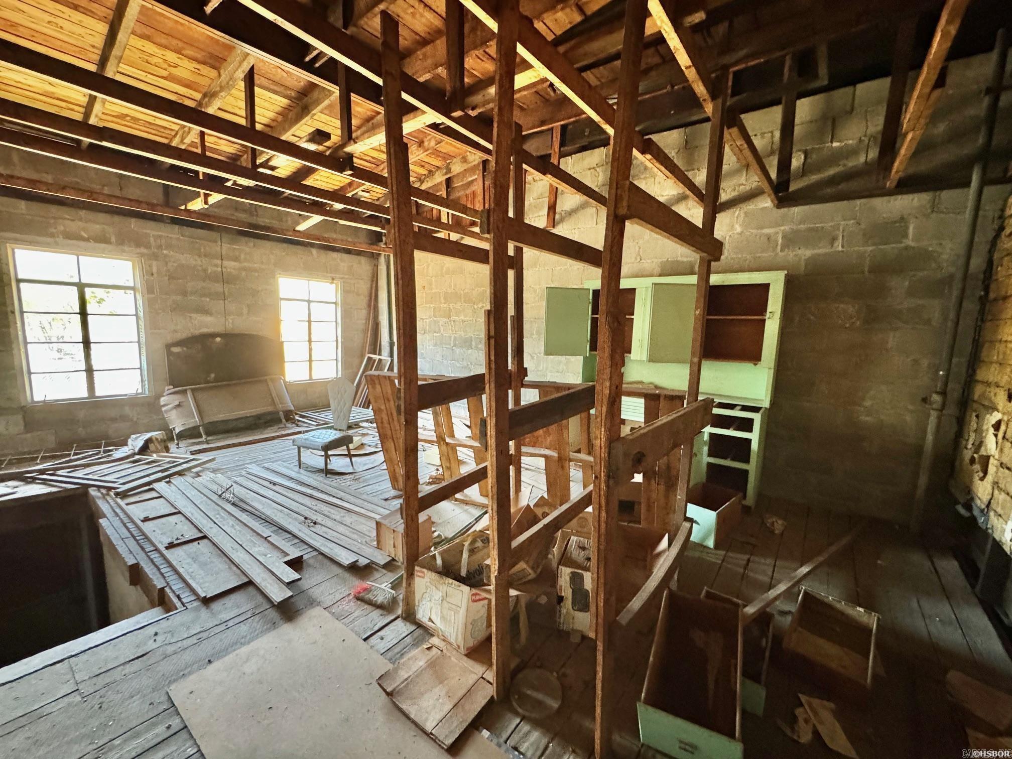 South Hot Springs - Commercial Sale