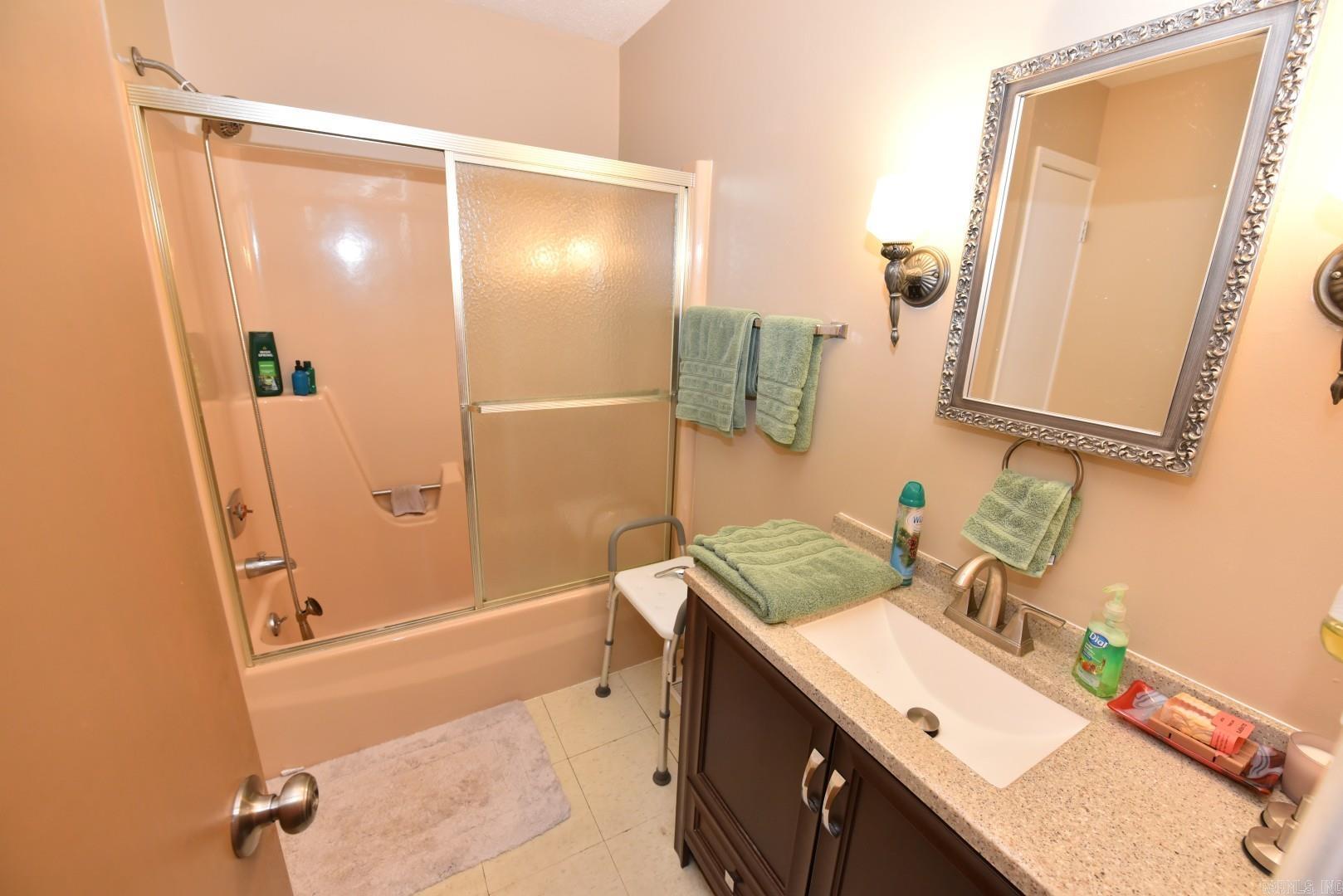 CHELSEA GLADE - Residential