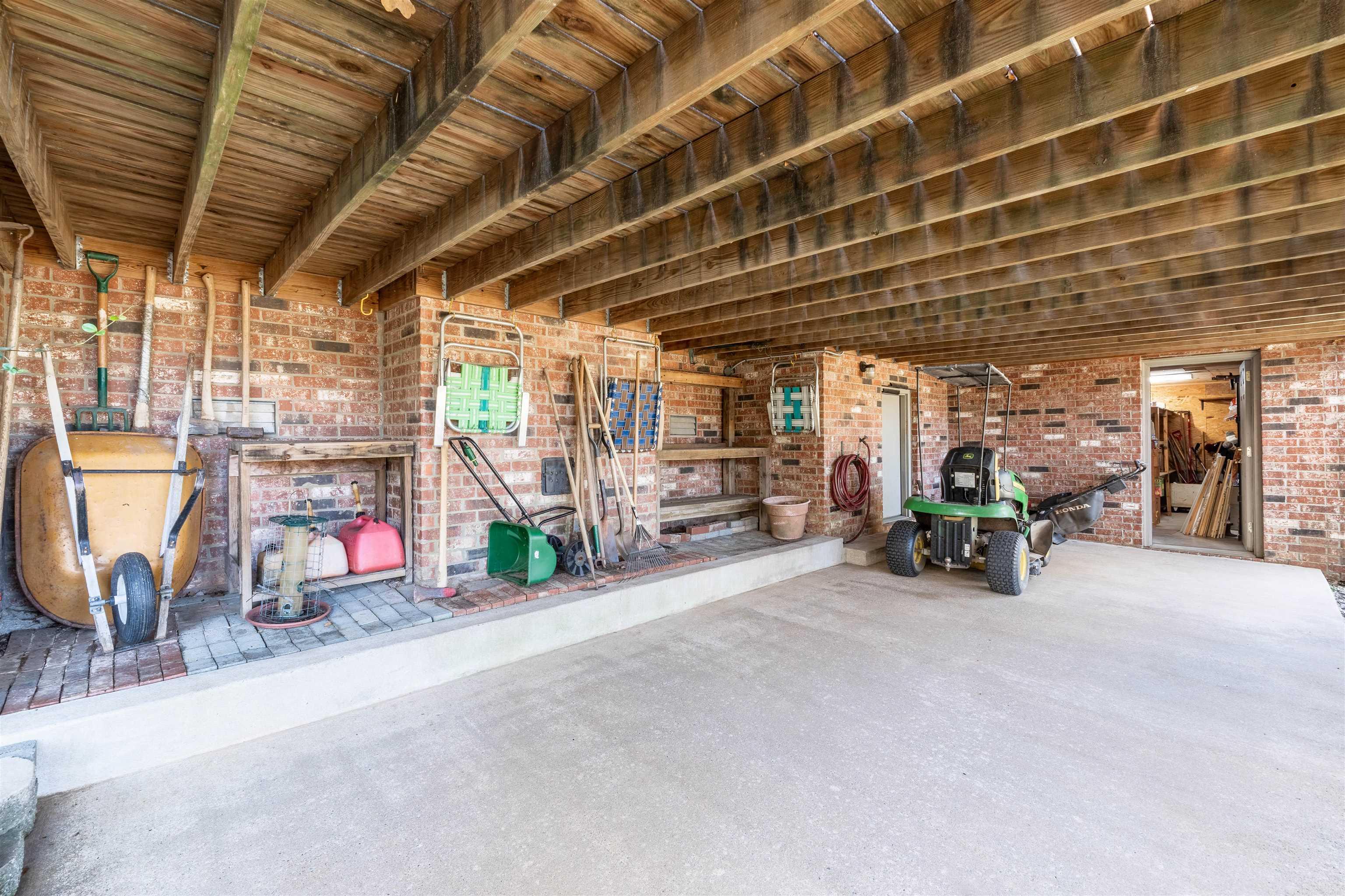 COUNTRY CLUB OF ARK THE - Residential