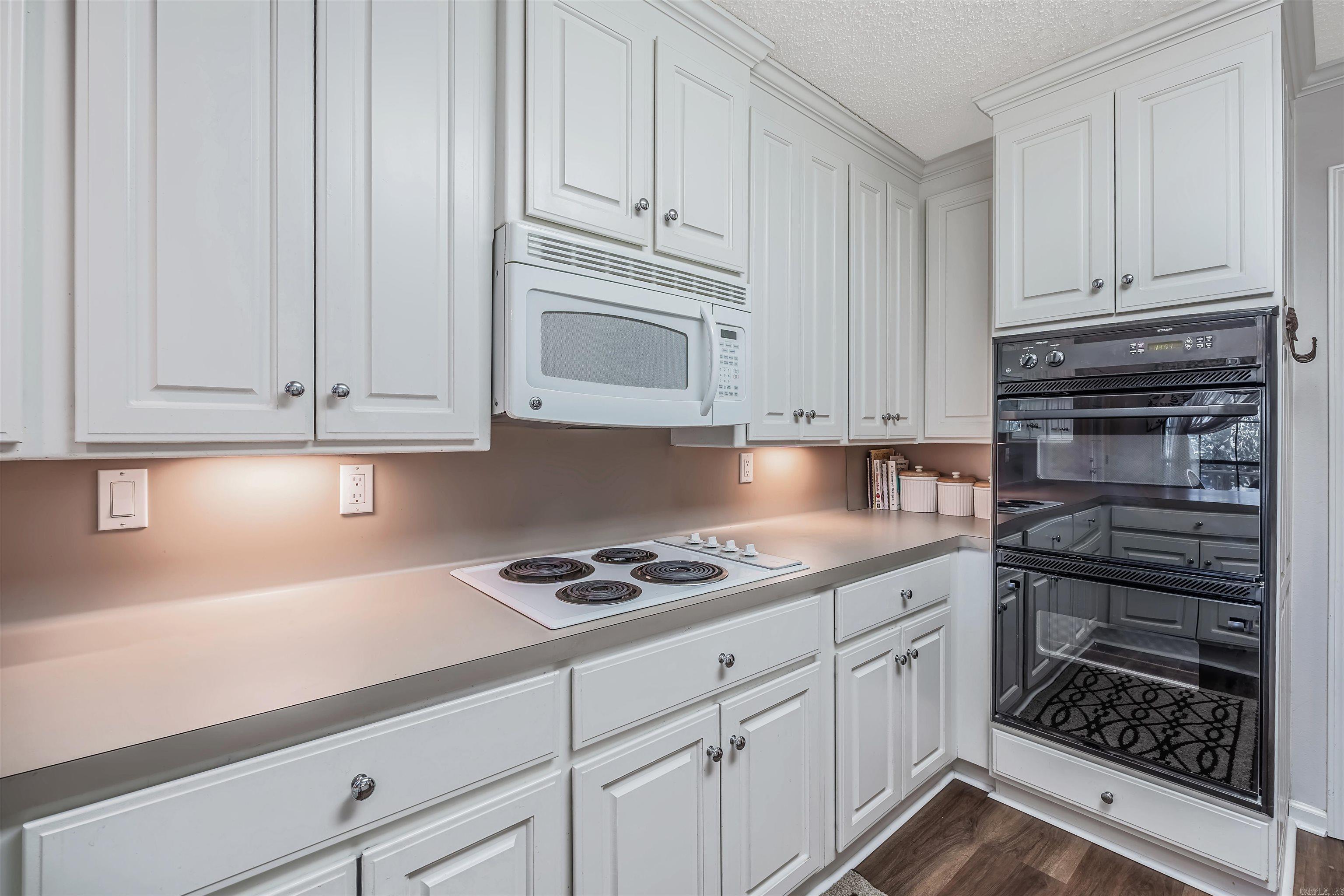 COUNTRY CLUB OF ARK THE - Residential