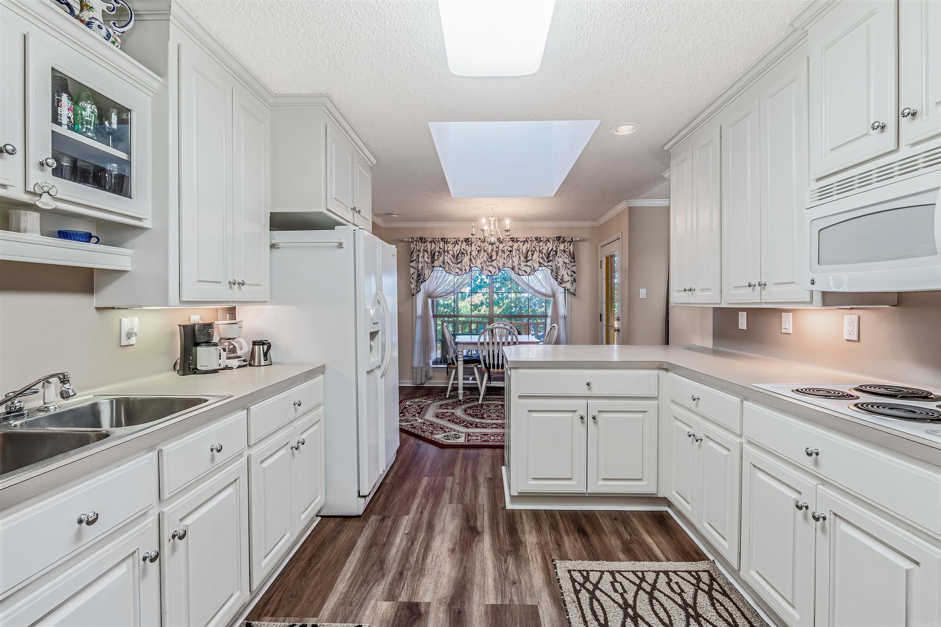 COUNTRY CLUB OF ARK THE - Residential