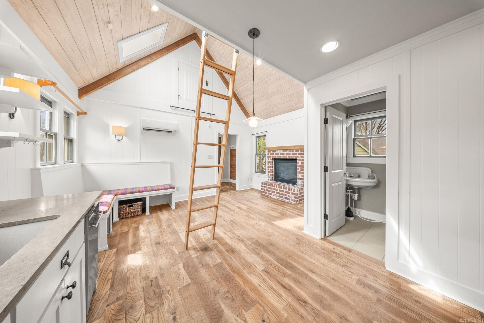 Pulaski Heights - Residential Lease