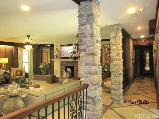 TRACI PHILLIPS S/D - Residential