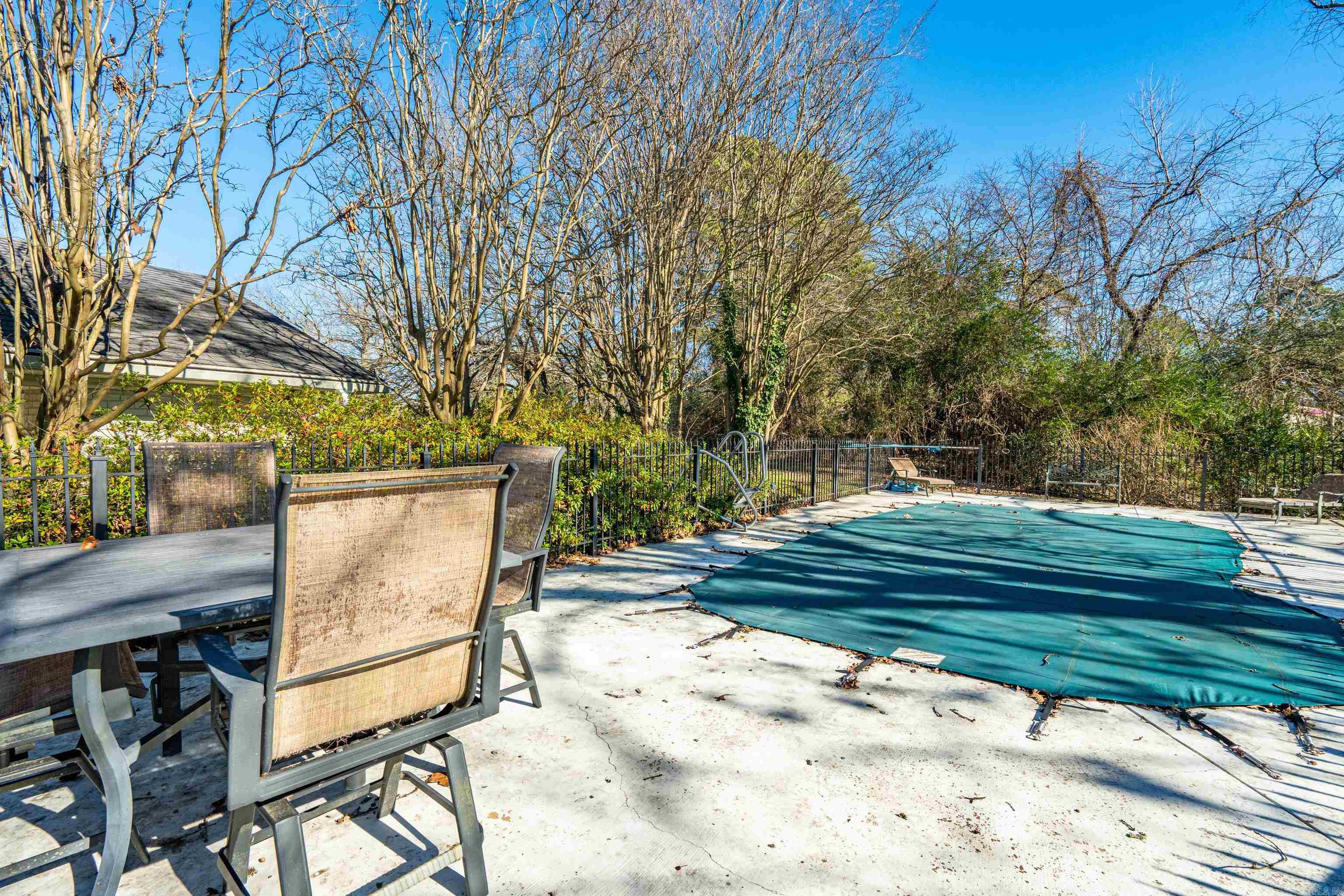 MEADOW WOOD - Residential