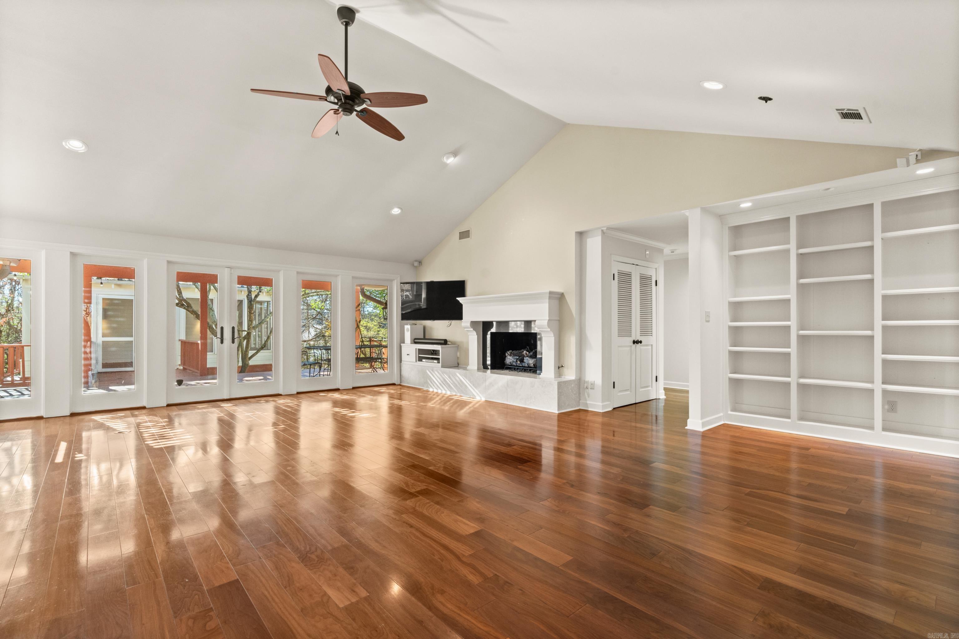 MEADOW WOOD - Residential