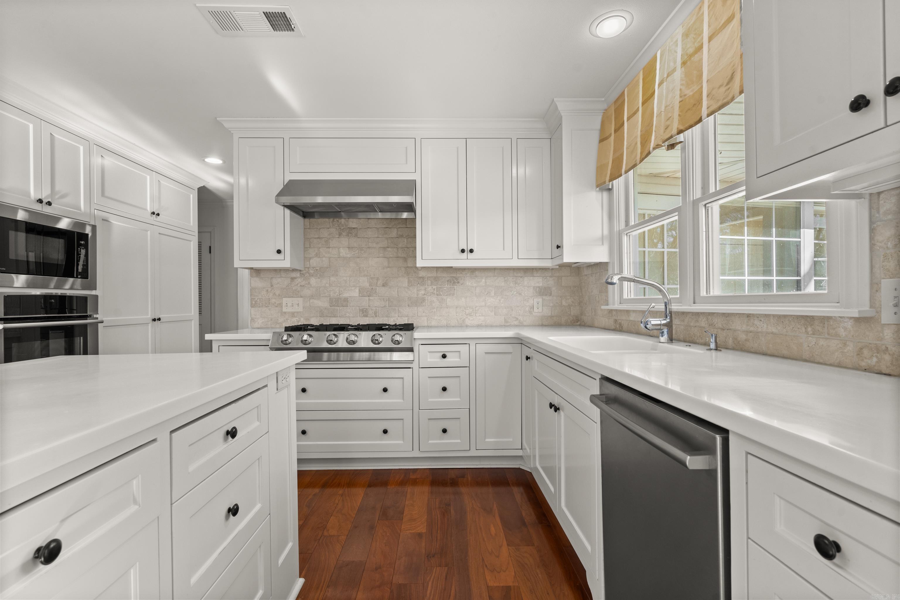 MEADOW WOOD - Residential