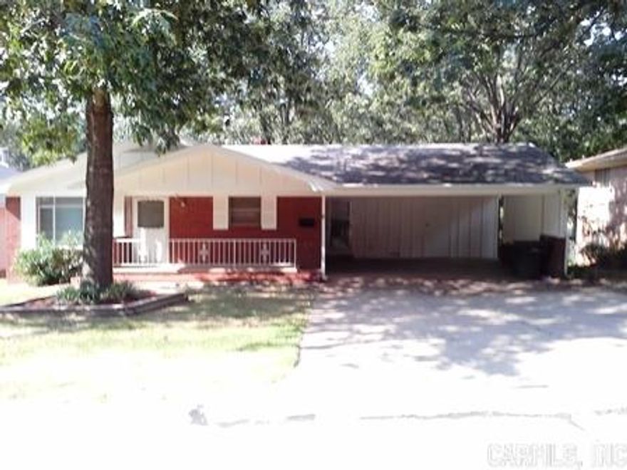 See/Show Agent Located at 6 Gregory Lane is a 3BR/ 1.5BA Non- Smoking House for Rent in West Little Rock with approximately 1715 Sq.Ft. The Eat-In Kitchen is furnished with gas Stove Top/Wall Oven, Fridge, Dishwasher and Disposal. The Washer and Electric & Gas Dryer connections are located in a separate Utility Closet. Includes: Mini blinds, carpet, hardwood & ceramic floors,ceiling fans, Den w/gas fireplace, Kitchen Island and Pantry, large fenced yard, storage building, patio