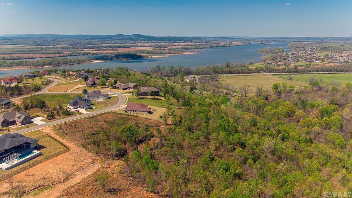 MOUNTAIN CREST ESTATES - Land