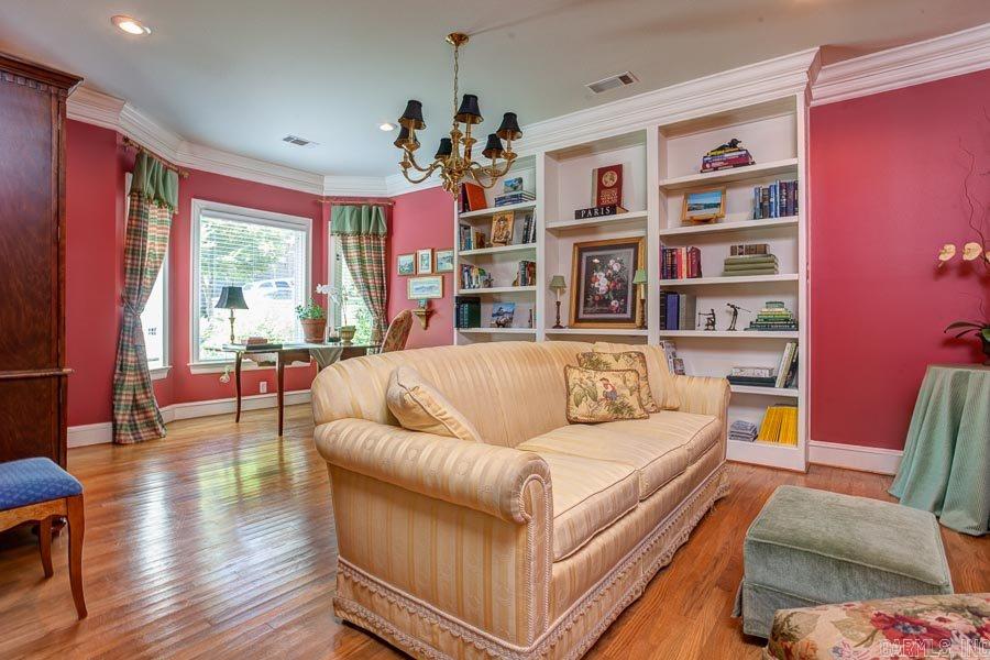 WOODLANDS EDGE - Residential