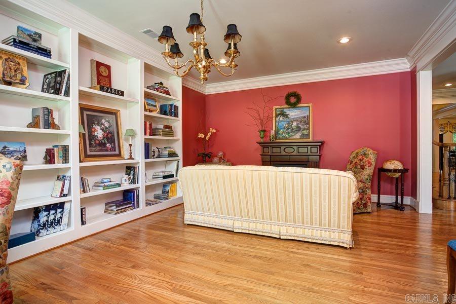 WOODLANDS EDGE - Residential