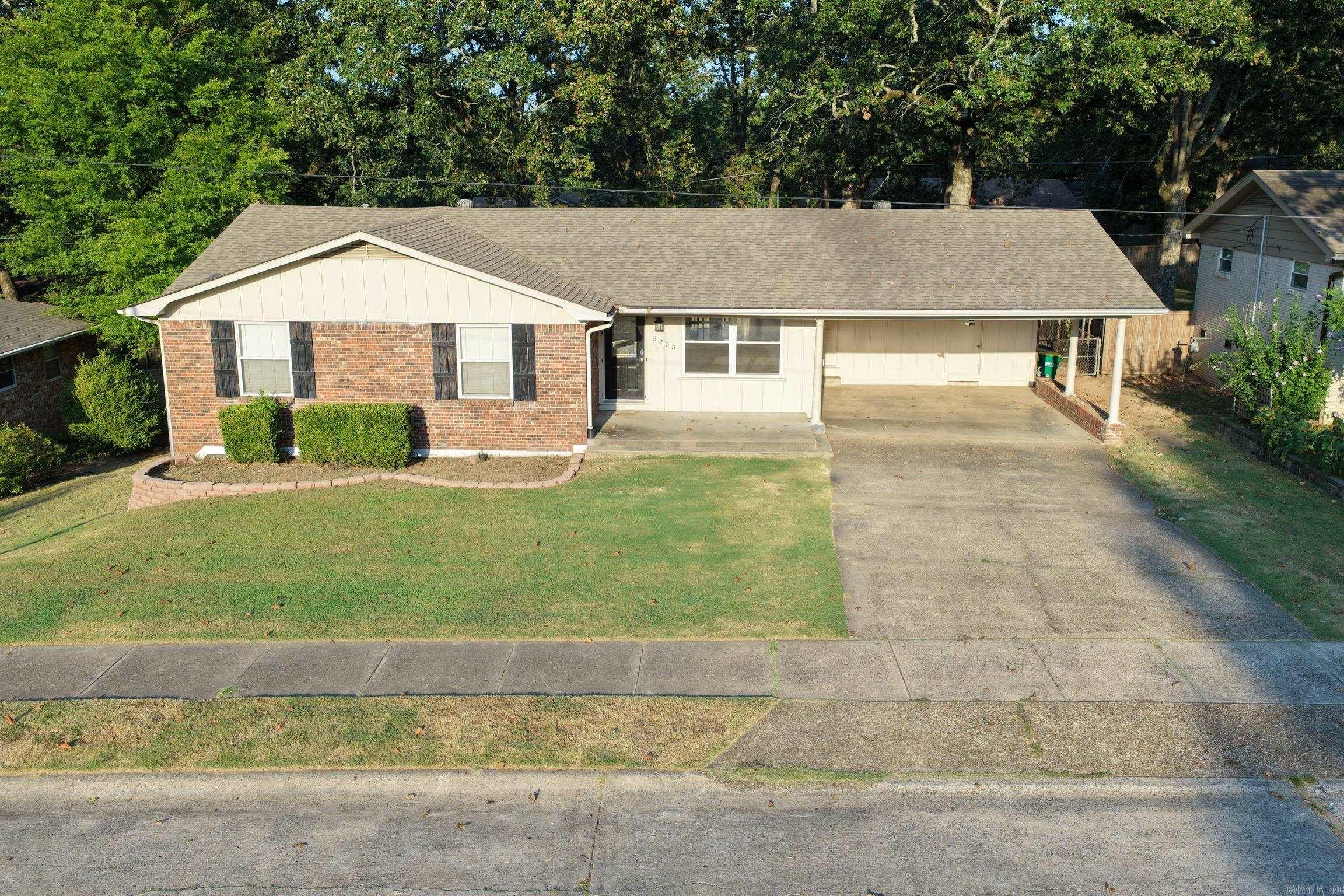 Updated 4 bedroom 3 bathroom home for rent with large back yard. Pets Allowed up to 2 with $50 Deposit per animal