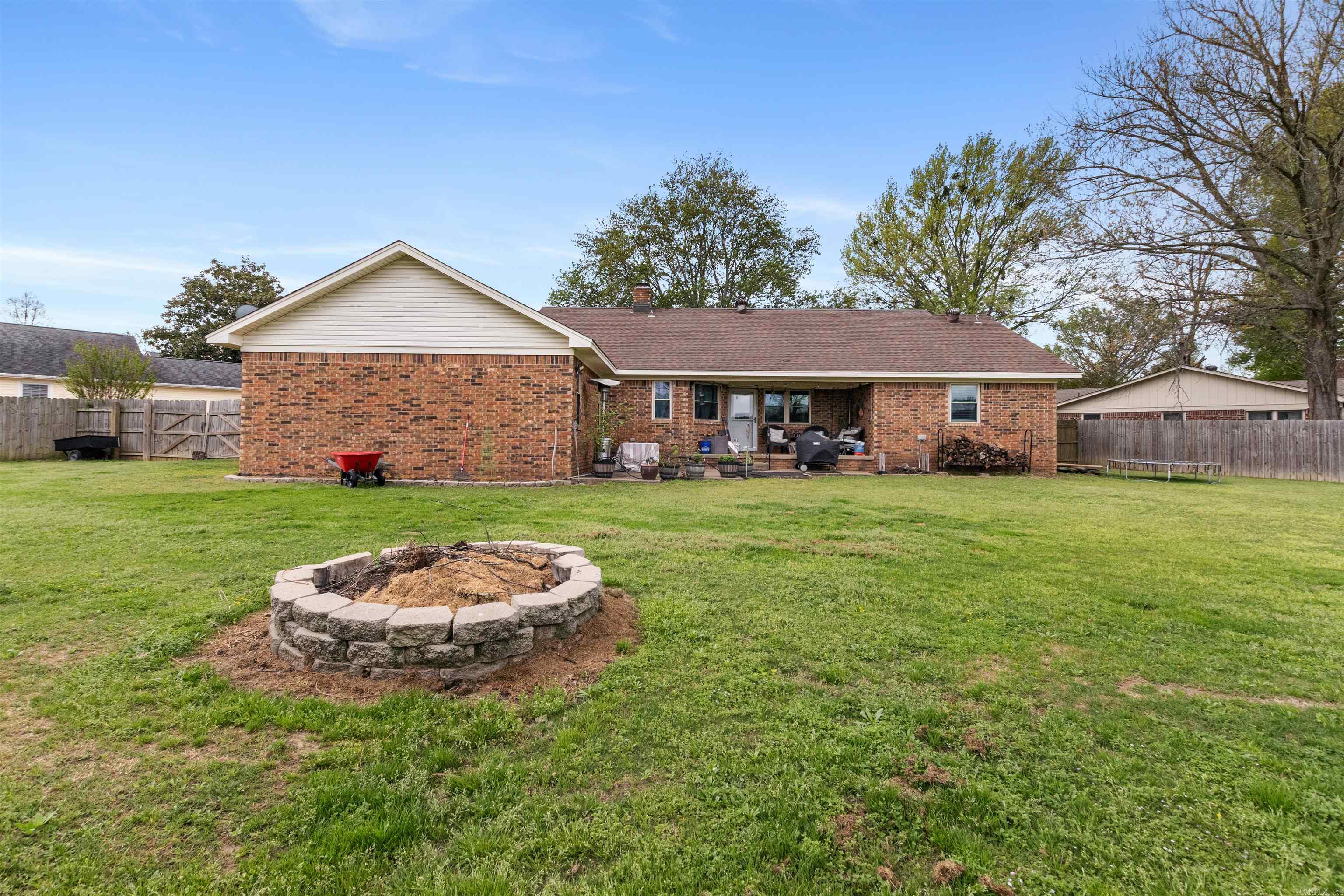 COUNTRY WOOD UNIT - Residential