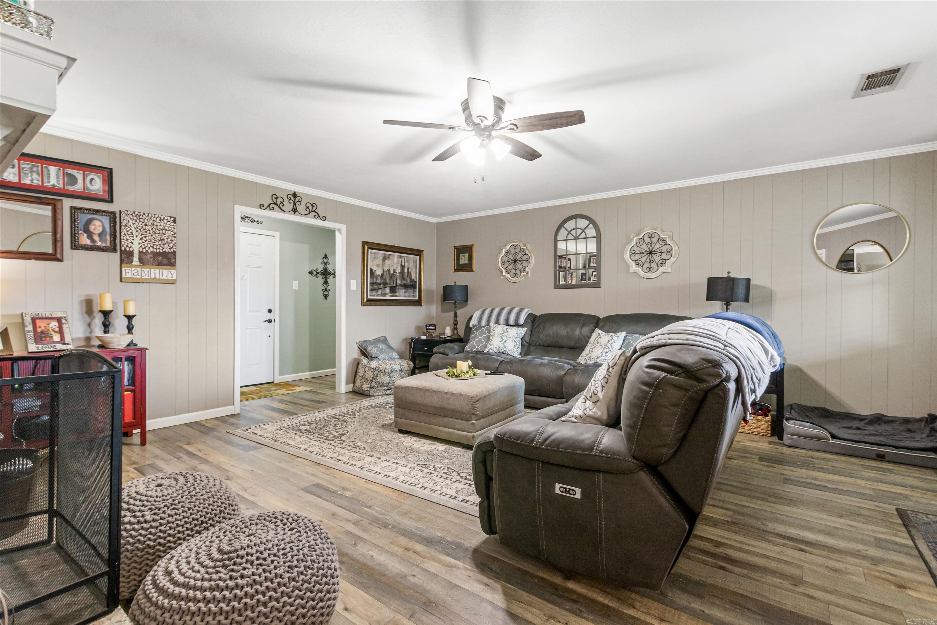 COUNTRY WOOD UNIT - Residential