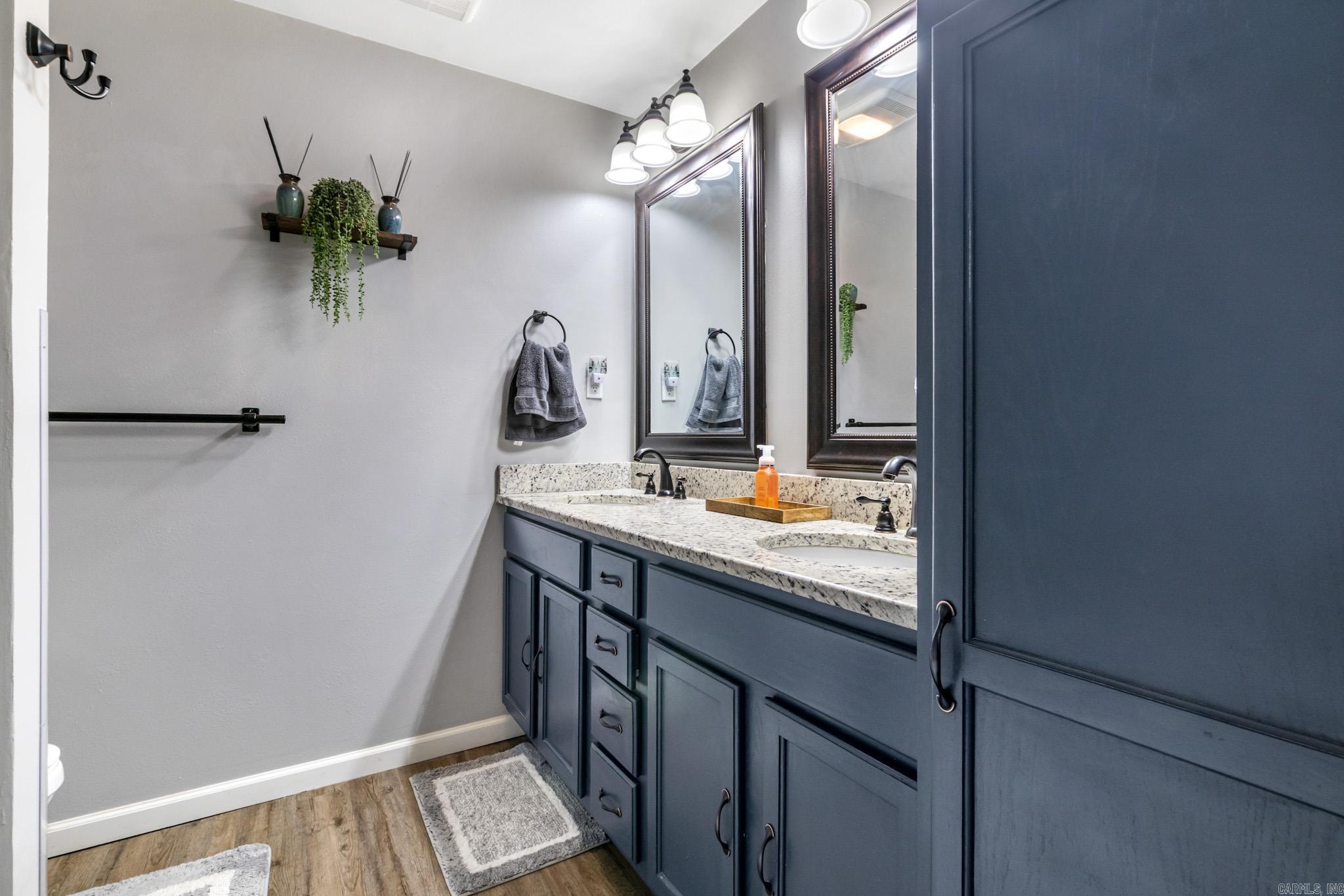 COUNTRY WOOD UNIT - Residential