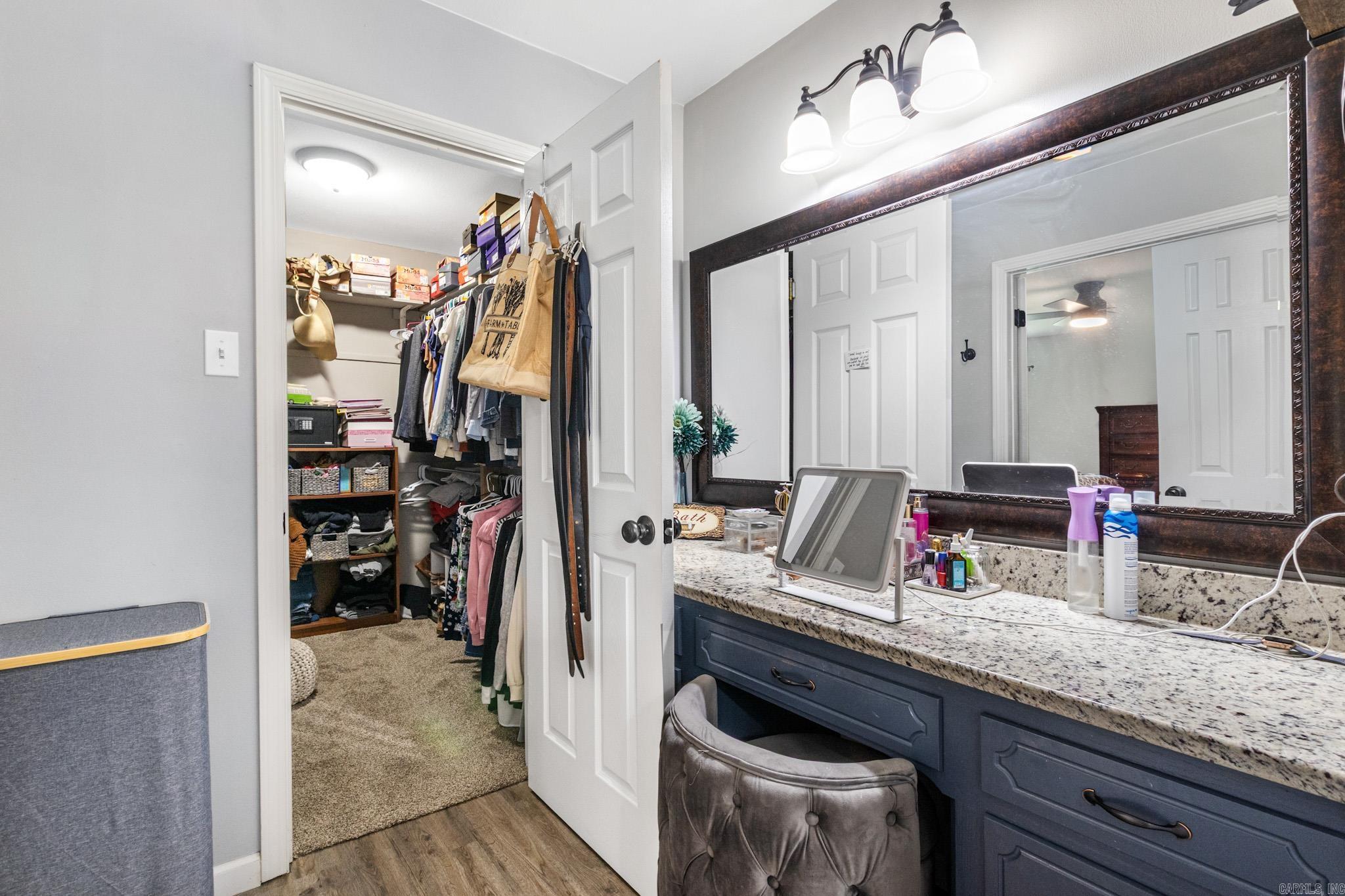 COUNTRY WOOD UNIT - Residential