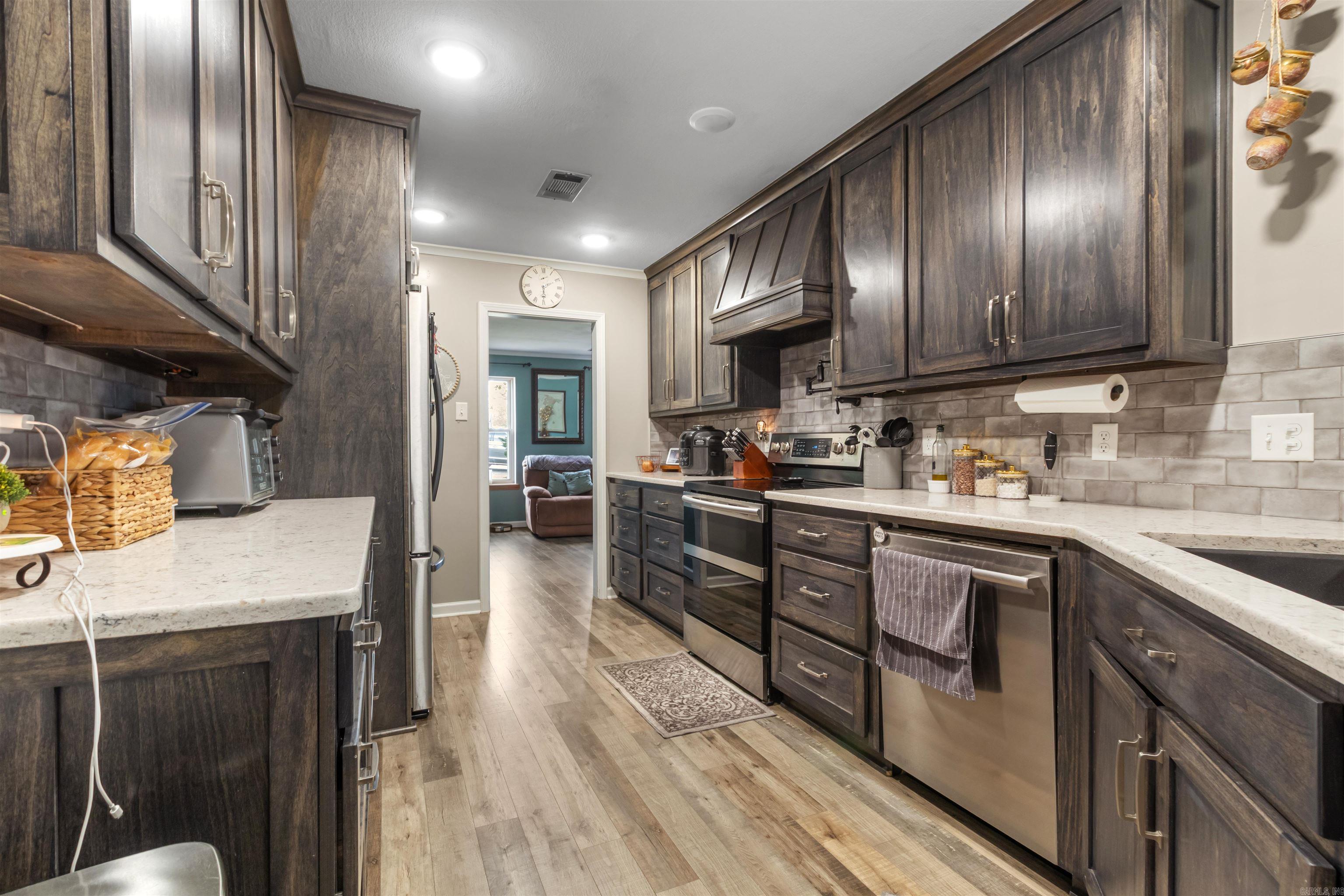 COUNTRY WOOD UNIT - Residential