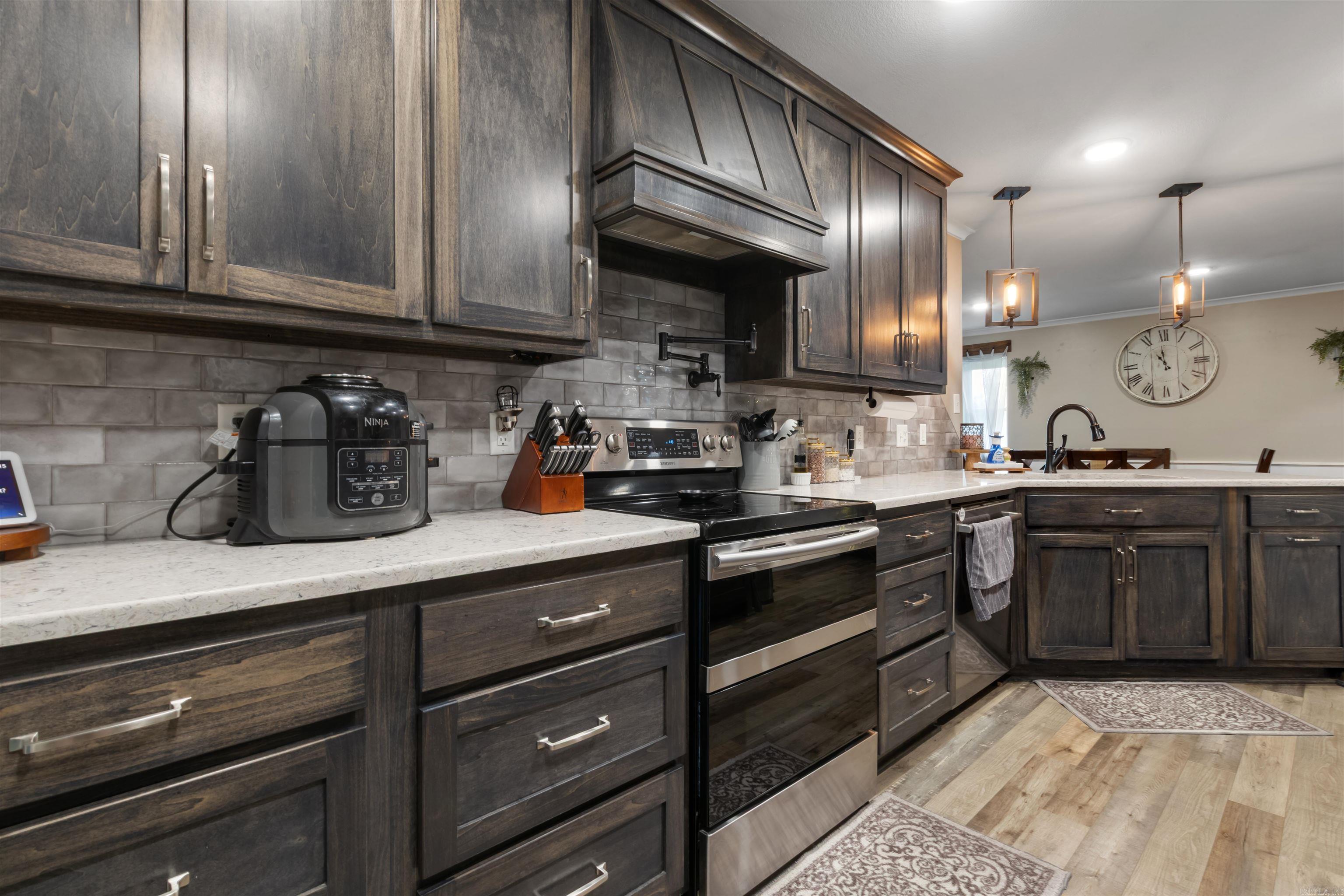 COUNTRY WOOD UNIT - Residential