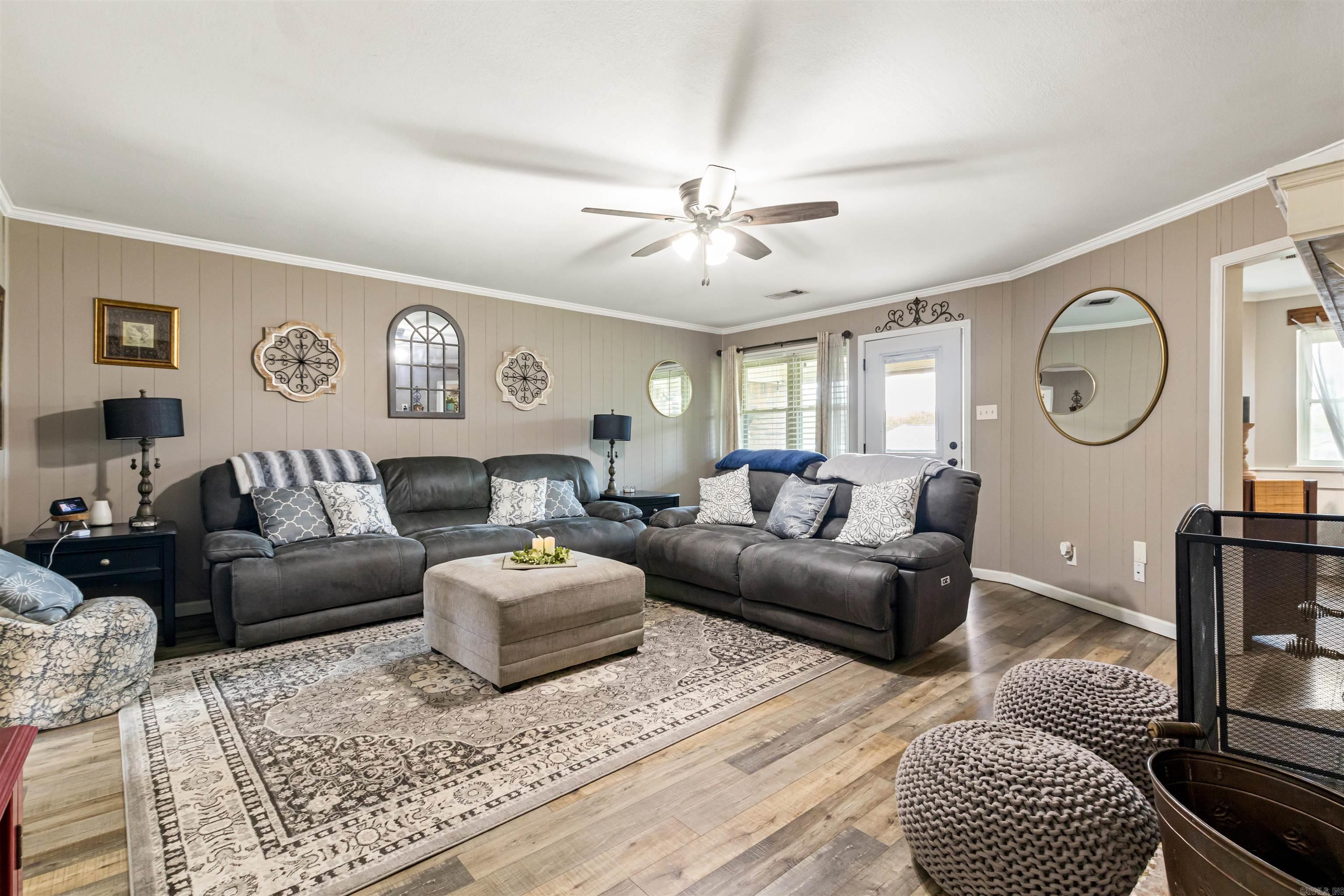 COUNTRY WOOD UNIT - Residential