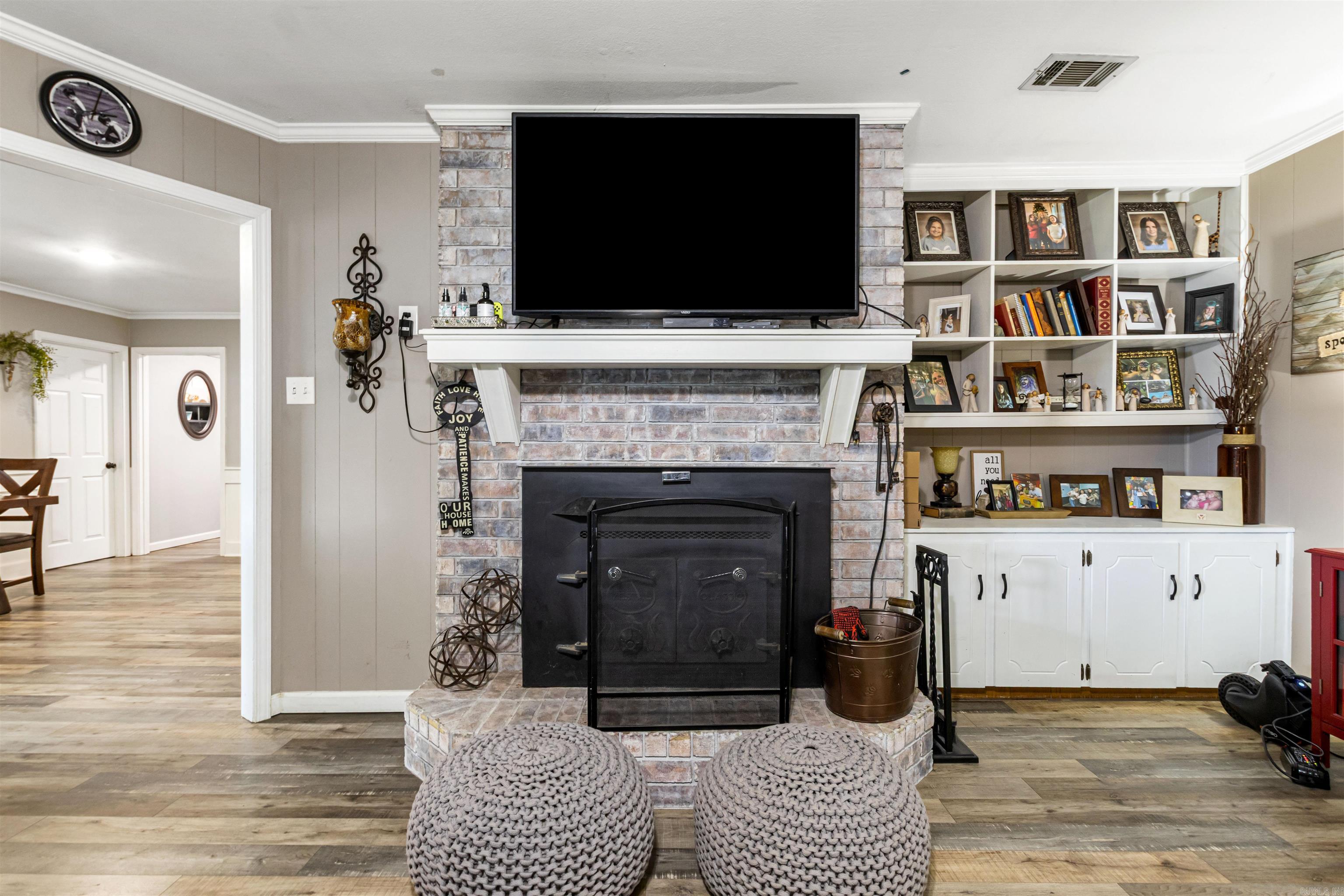 COUNTRY WOOD UNIT - Residential