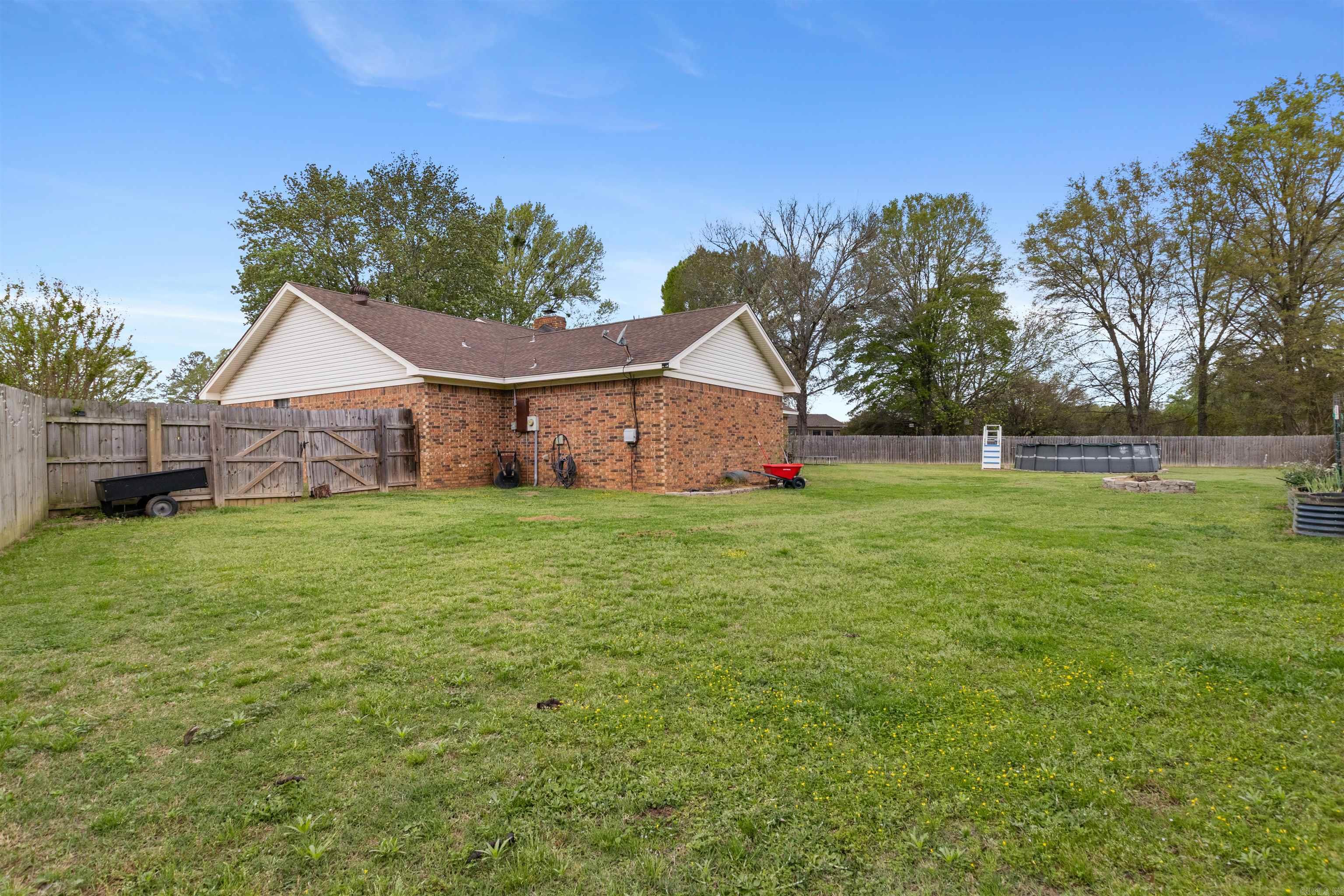 COUNTRY WOOD UNIT - Residential