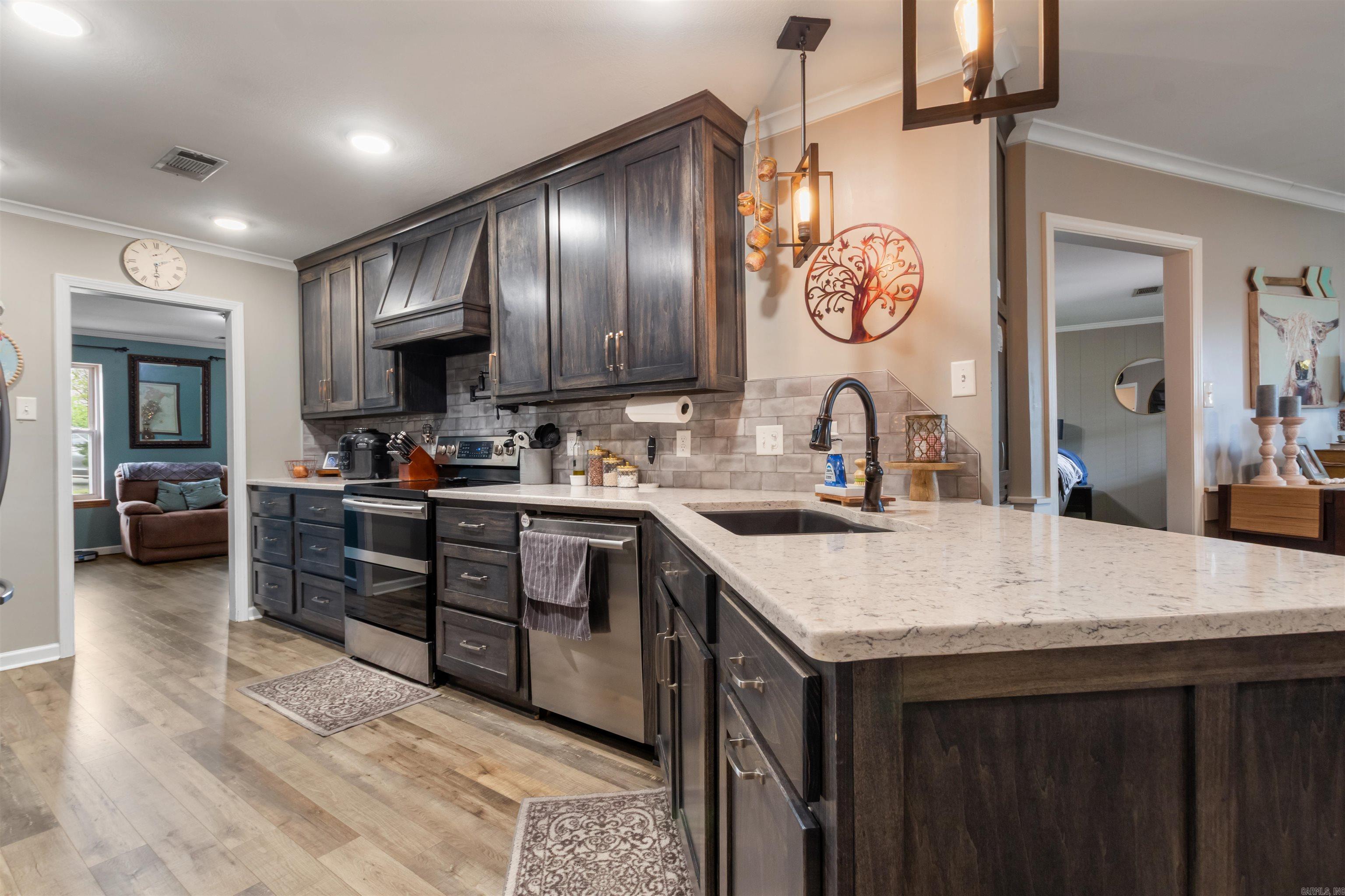 COUNTRY WOOD UNIT - Residential