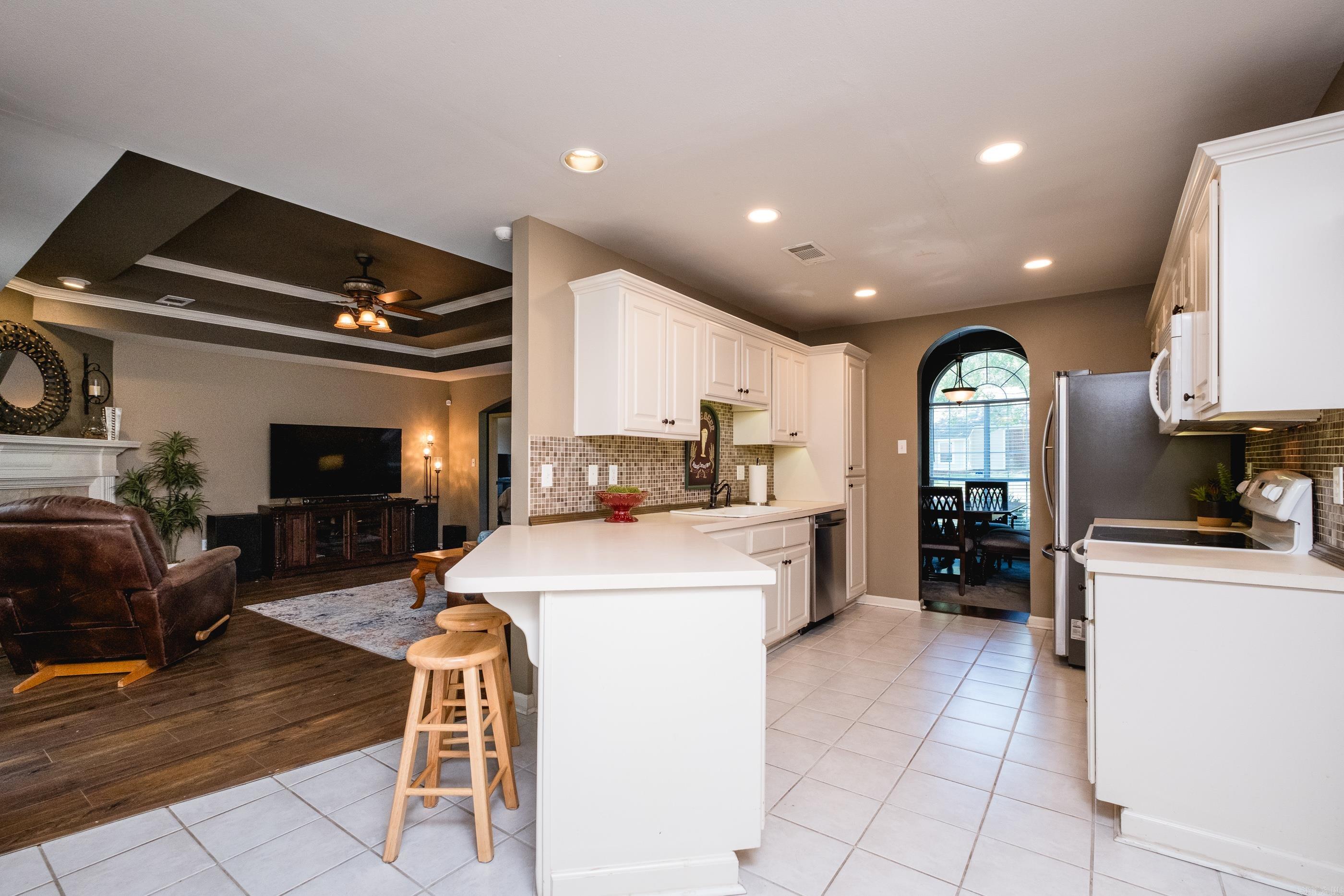 DIAMOND POINTE - Residential