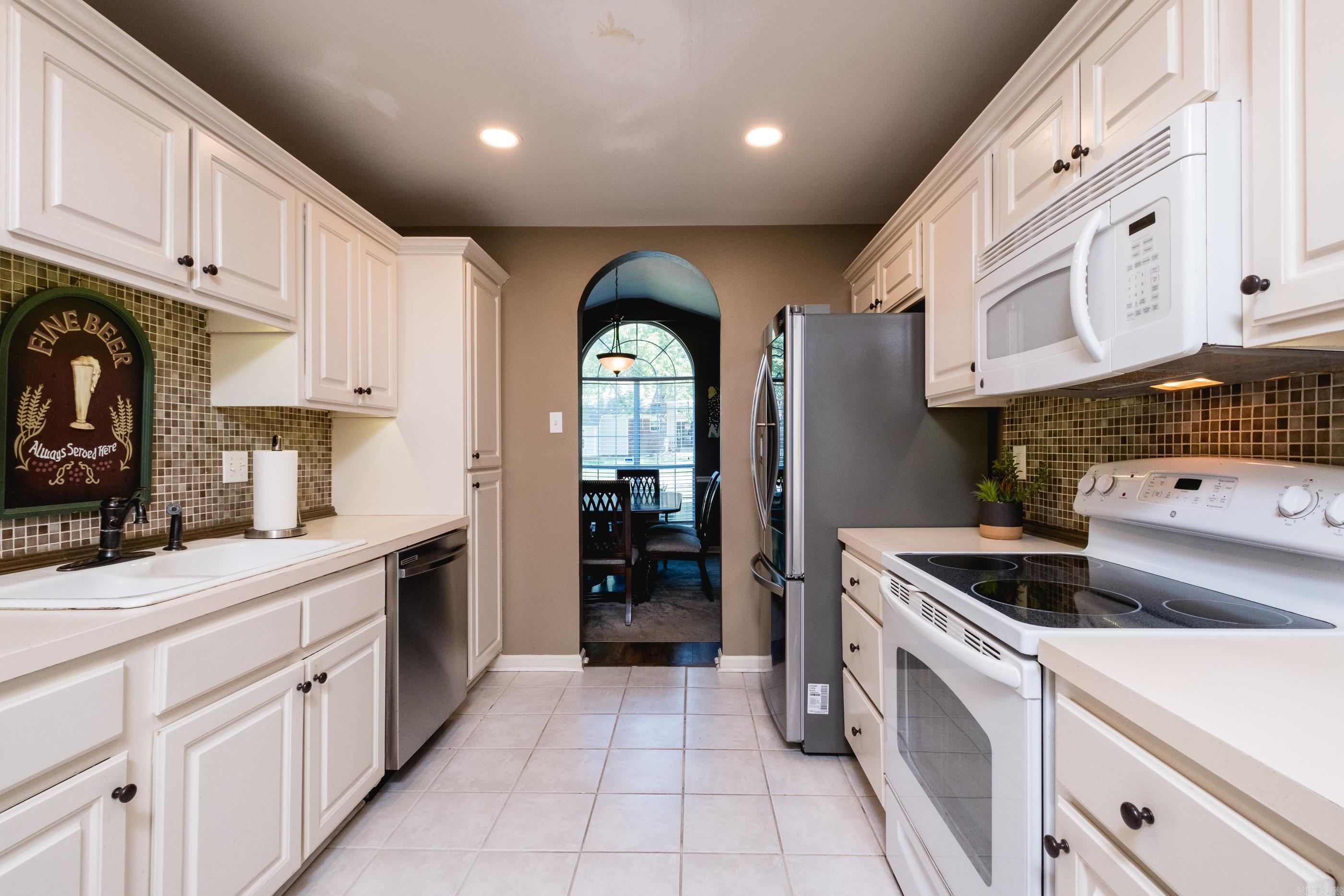 DIAMOND POINTE - Residential