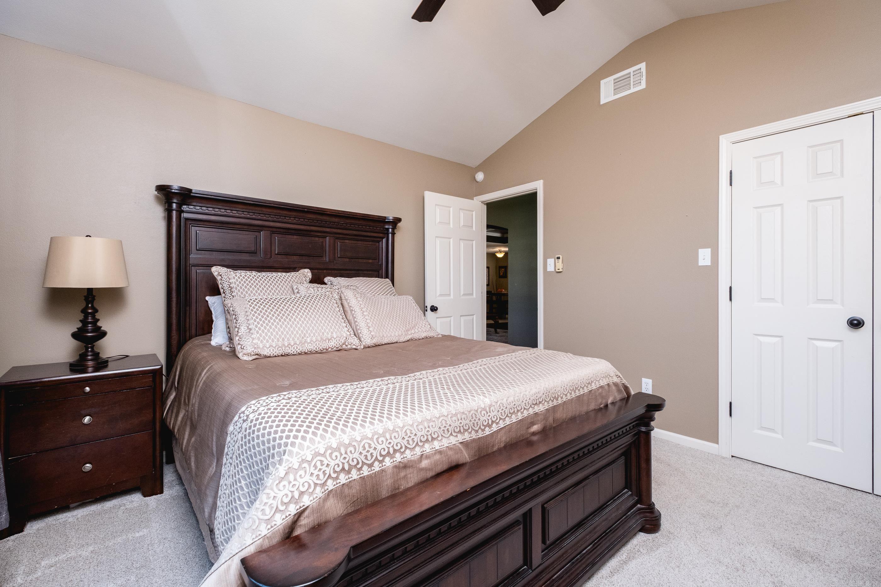 DIAMOND POINTE - Residential