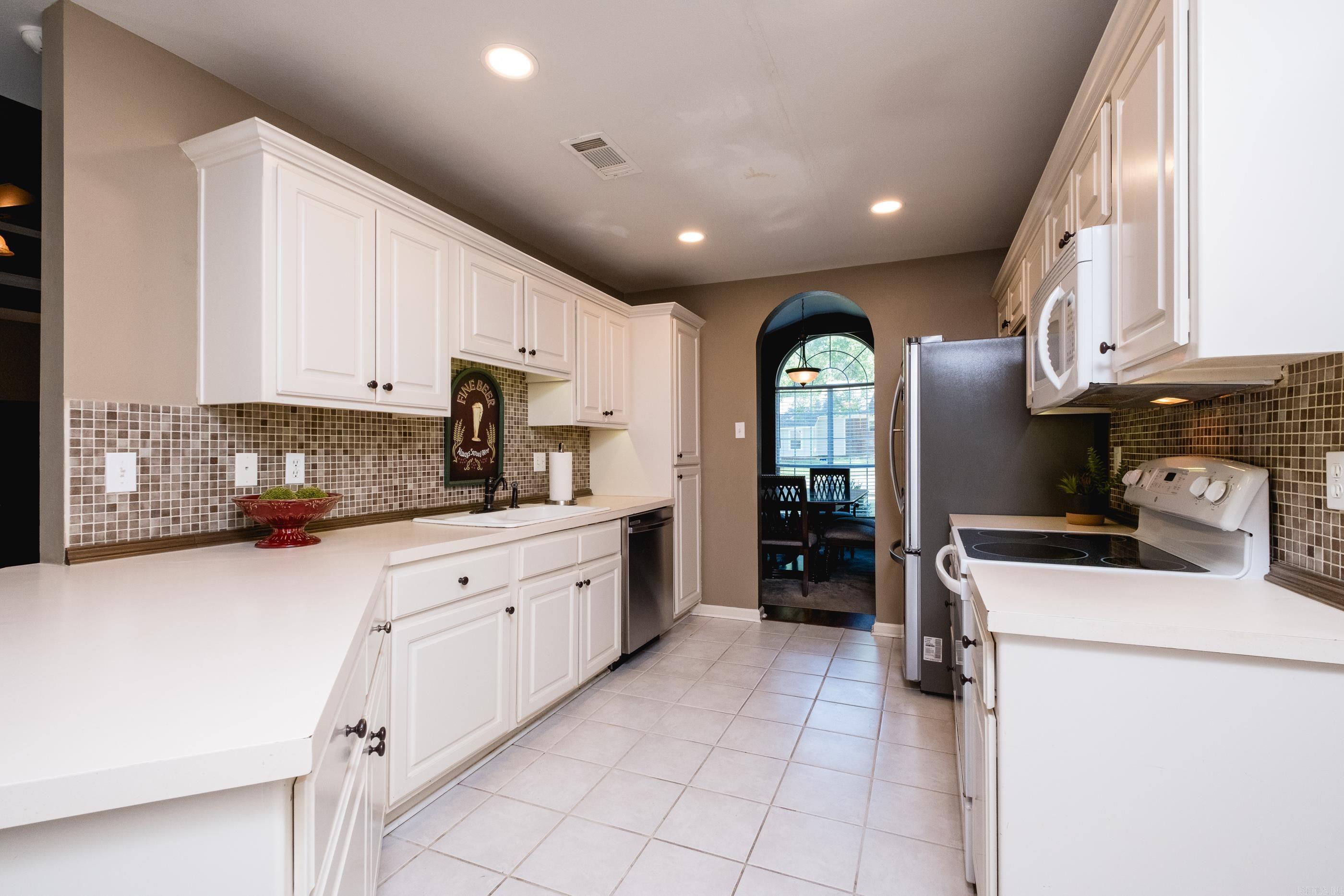 DIAMOND POINTE - Residential