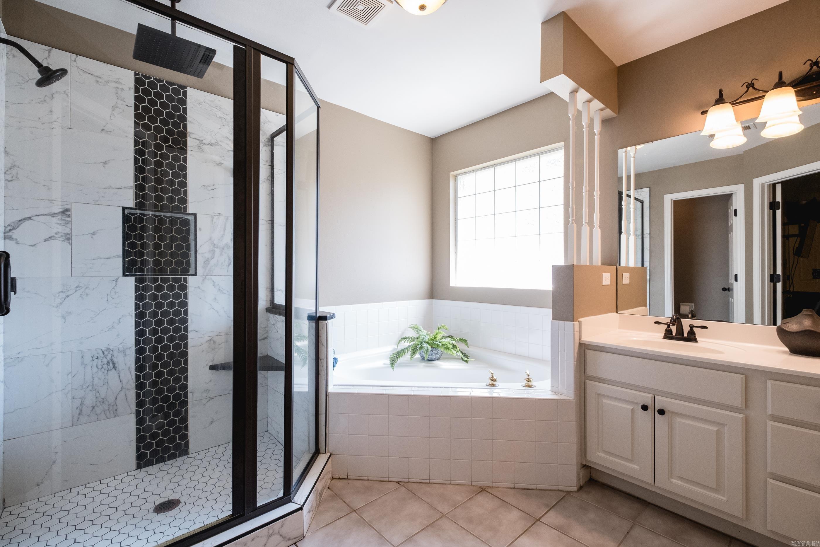 DIAMOND POINTE - Residential