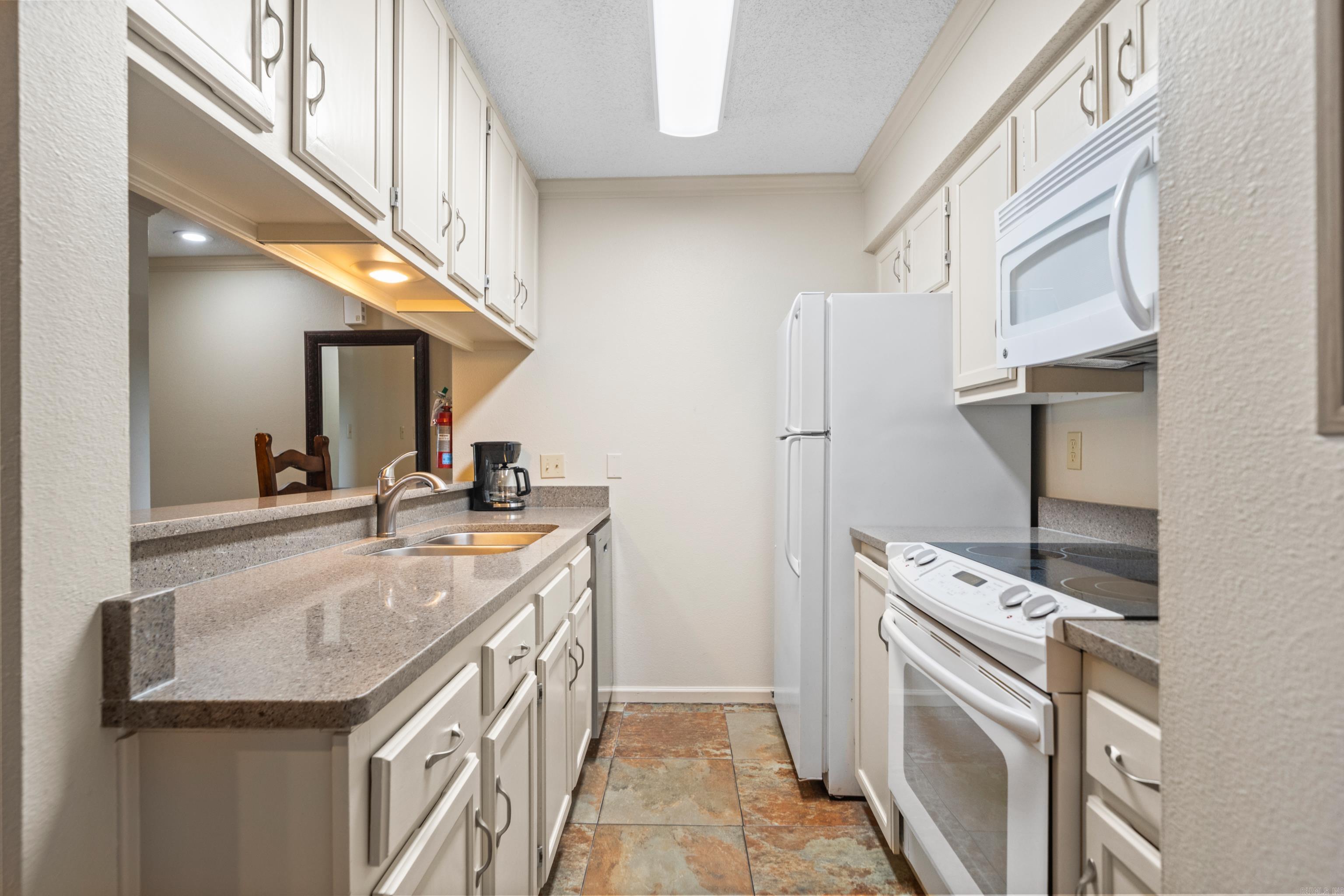 EMERALD ISLE HPR - Residential