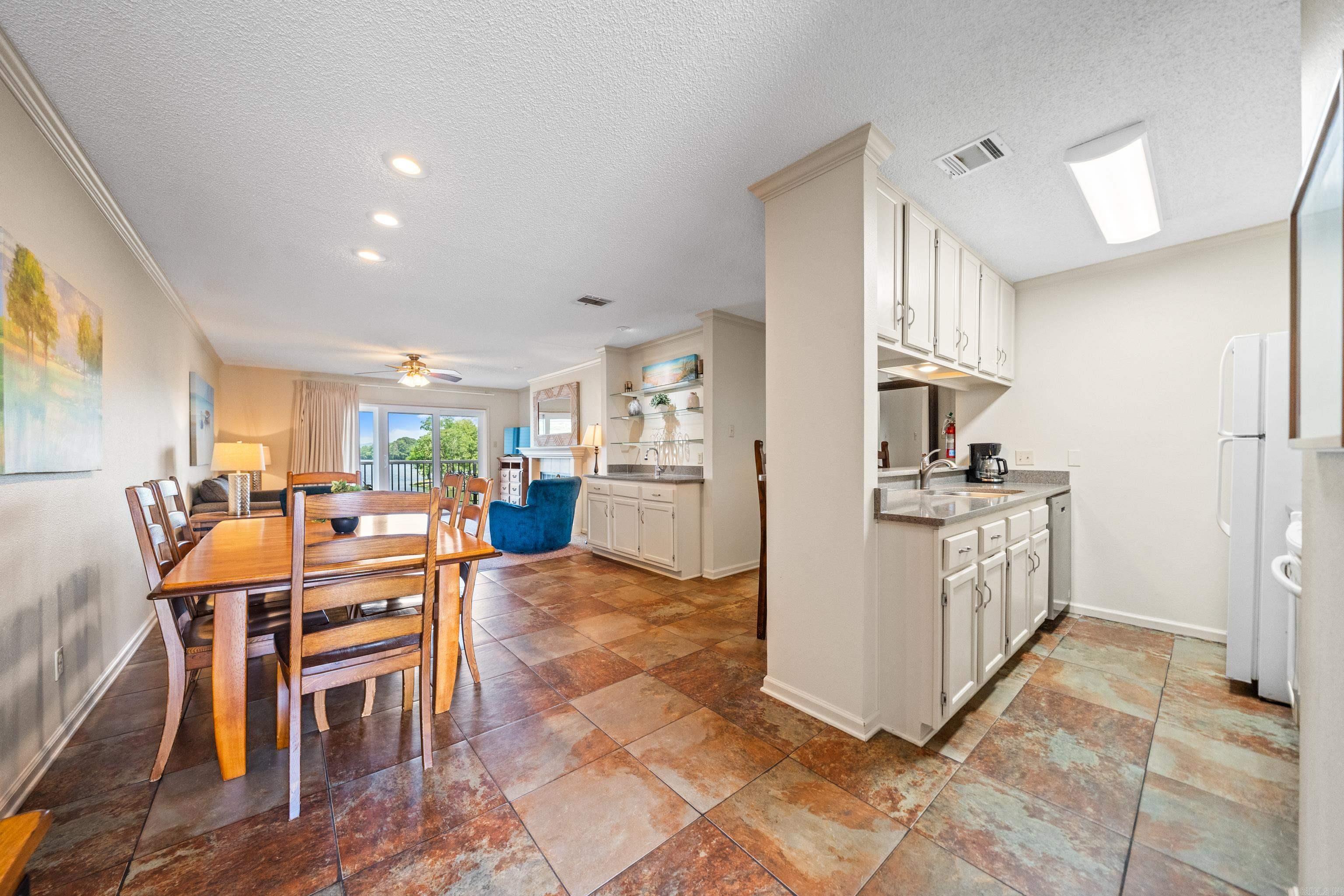 EMERALD ISLE HPR - Residential