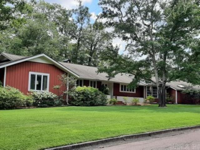 4 BR/3 BA ranch style house. Hardwood floors - 3 BR's. Large walk in cedar closet. Floored attic, extra large lot. 2 W/B fireplaces. CA/H 15-20 years.