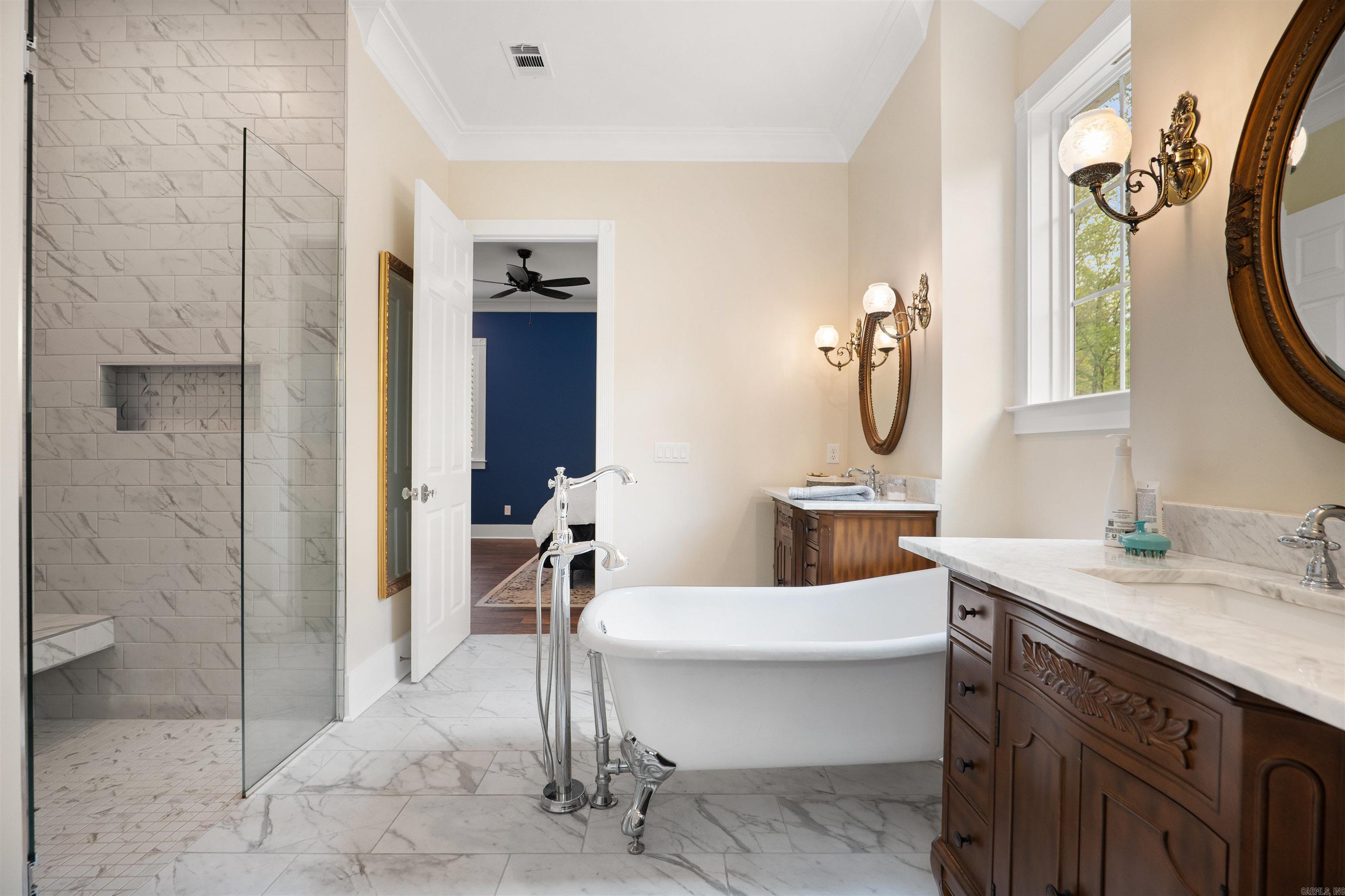 ARNOLD'S FOREST - Residential